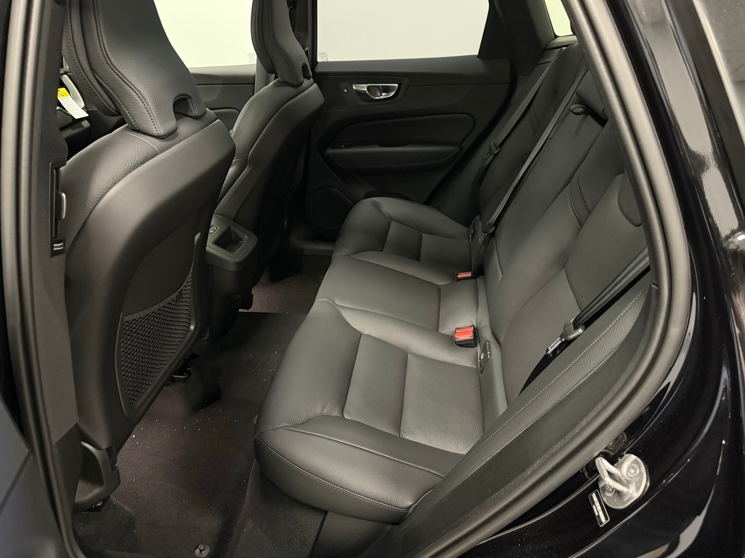 new 2025 Volvo XC60 car, priced at $55,920