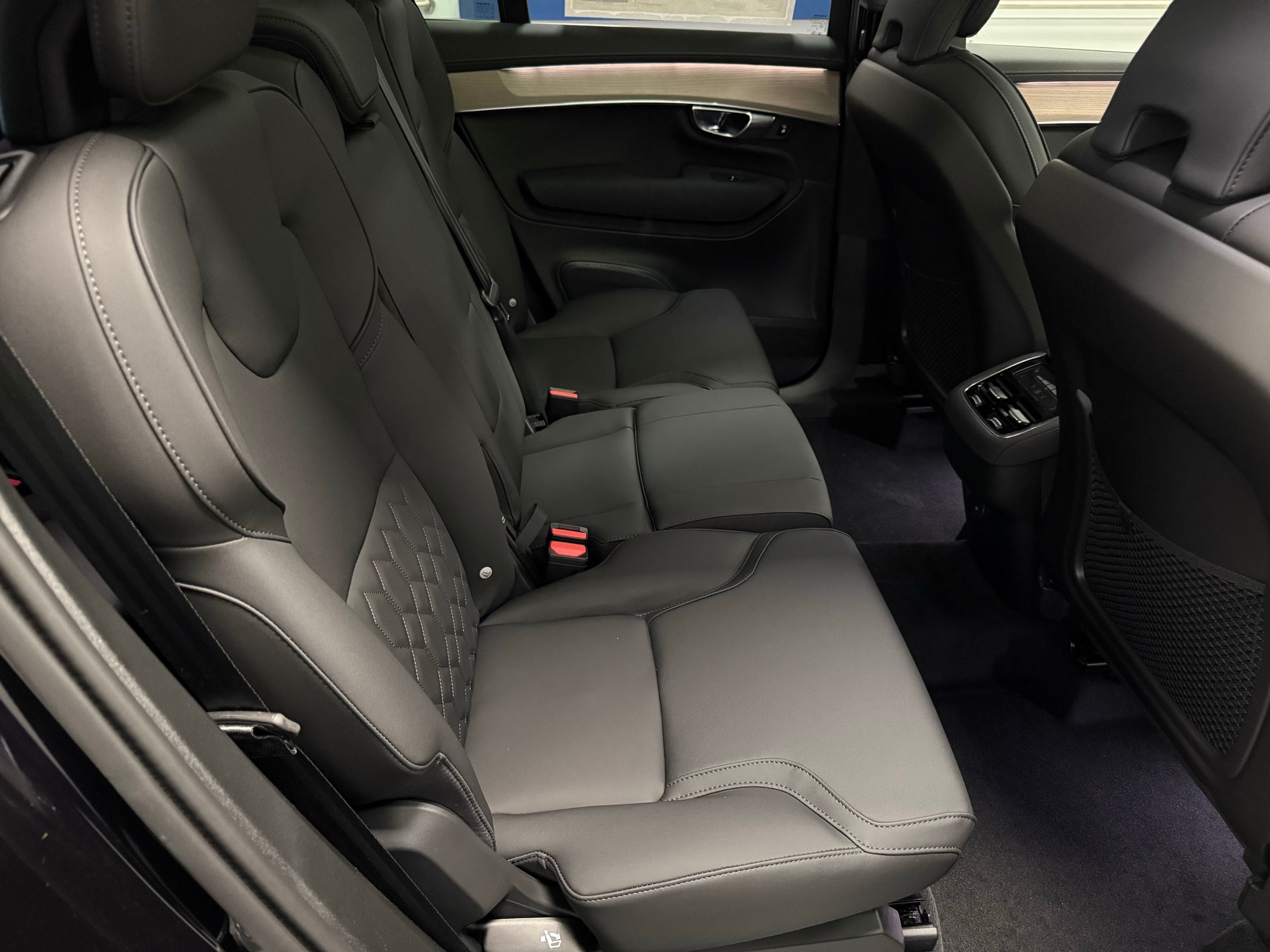 new 2025 Volvo XC90 car, priced at $70,505