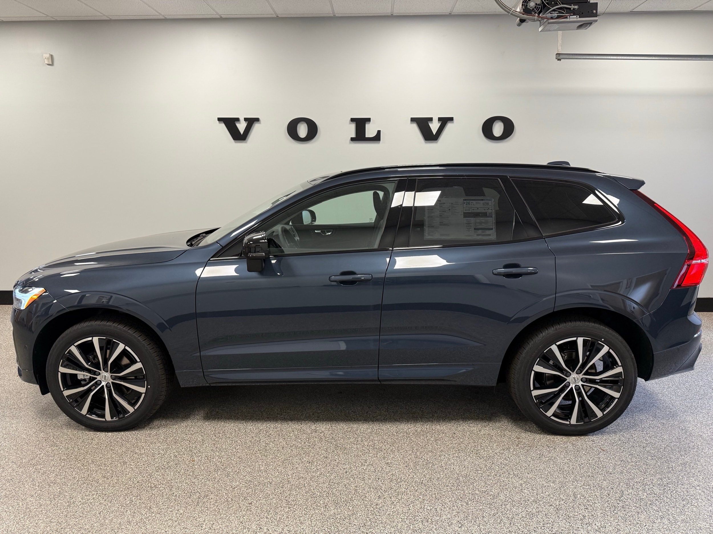 new 2025 Volvo XC60 car, priced at $55,335