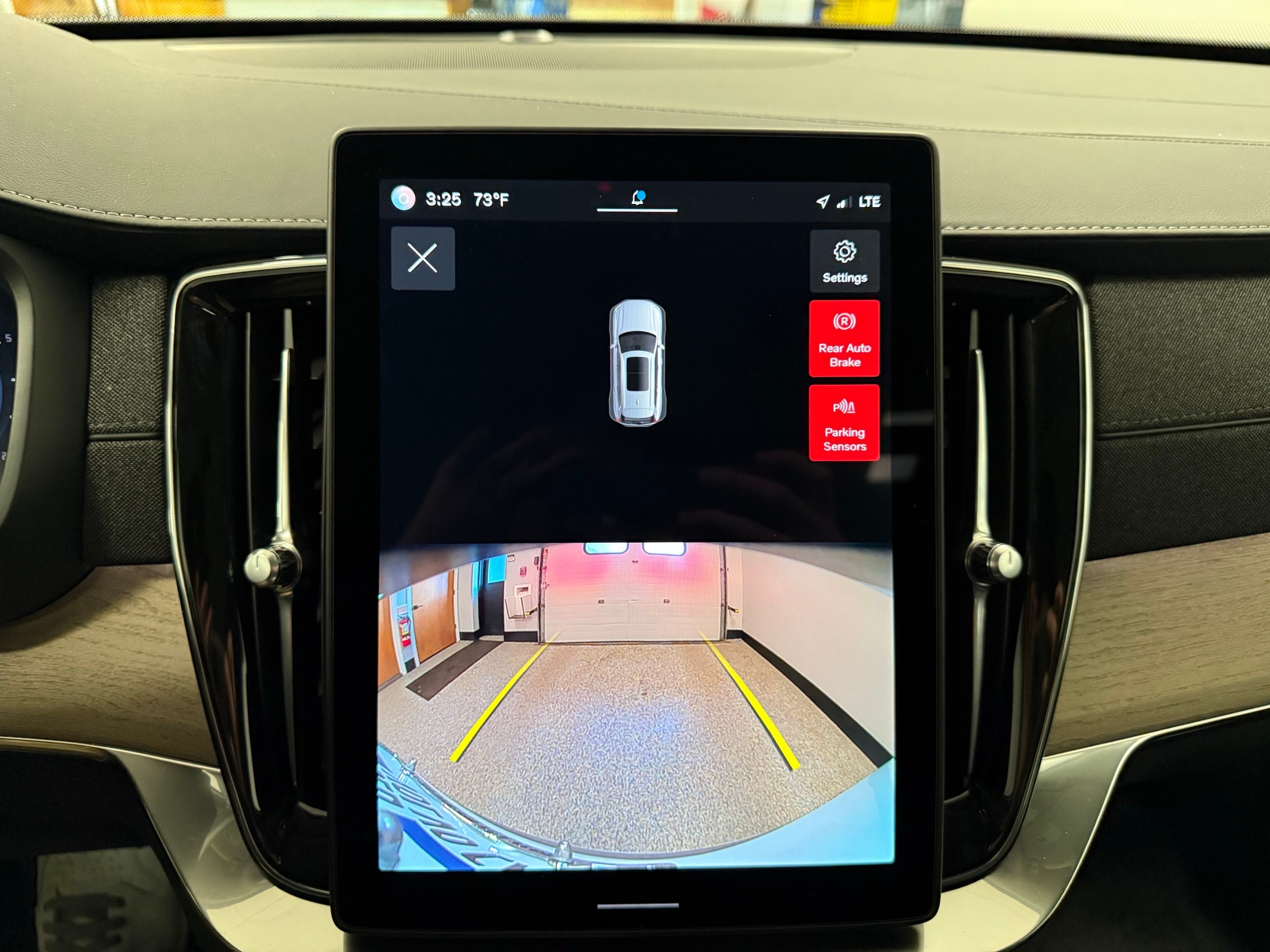 new 2025 Volvo XC90 car, priced at $61,795