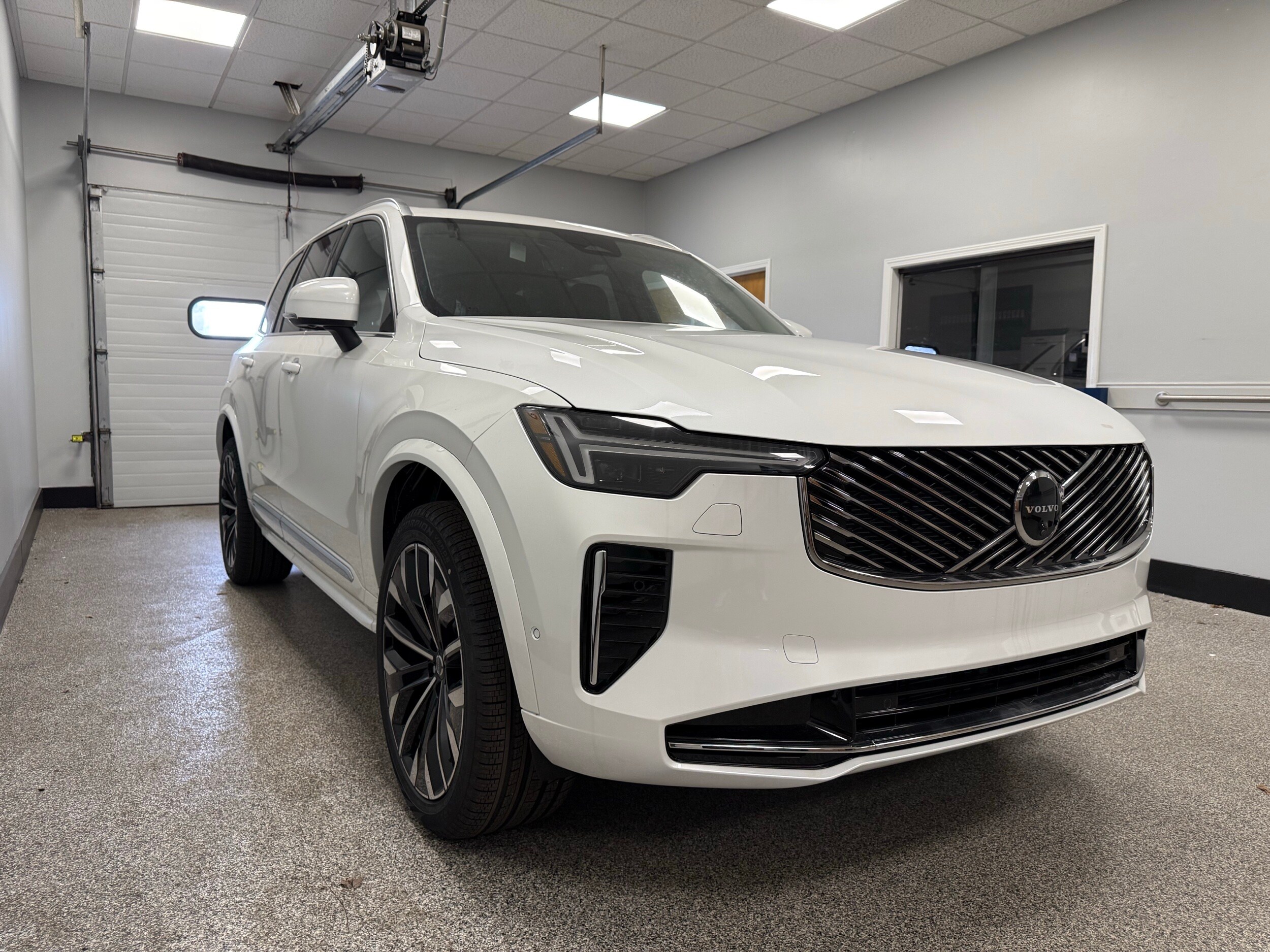 new 2025 Volvo XC90 car, priced at $69,155