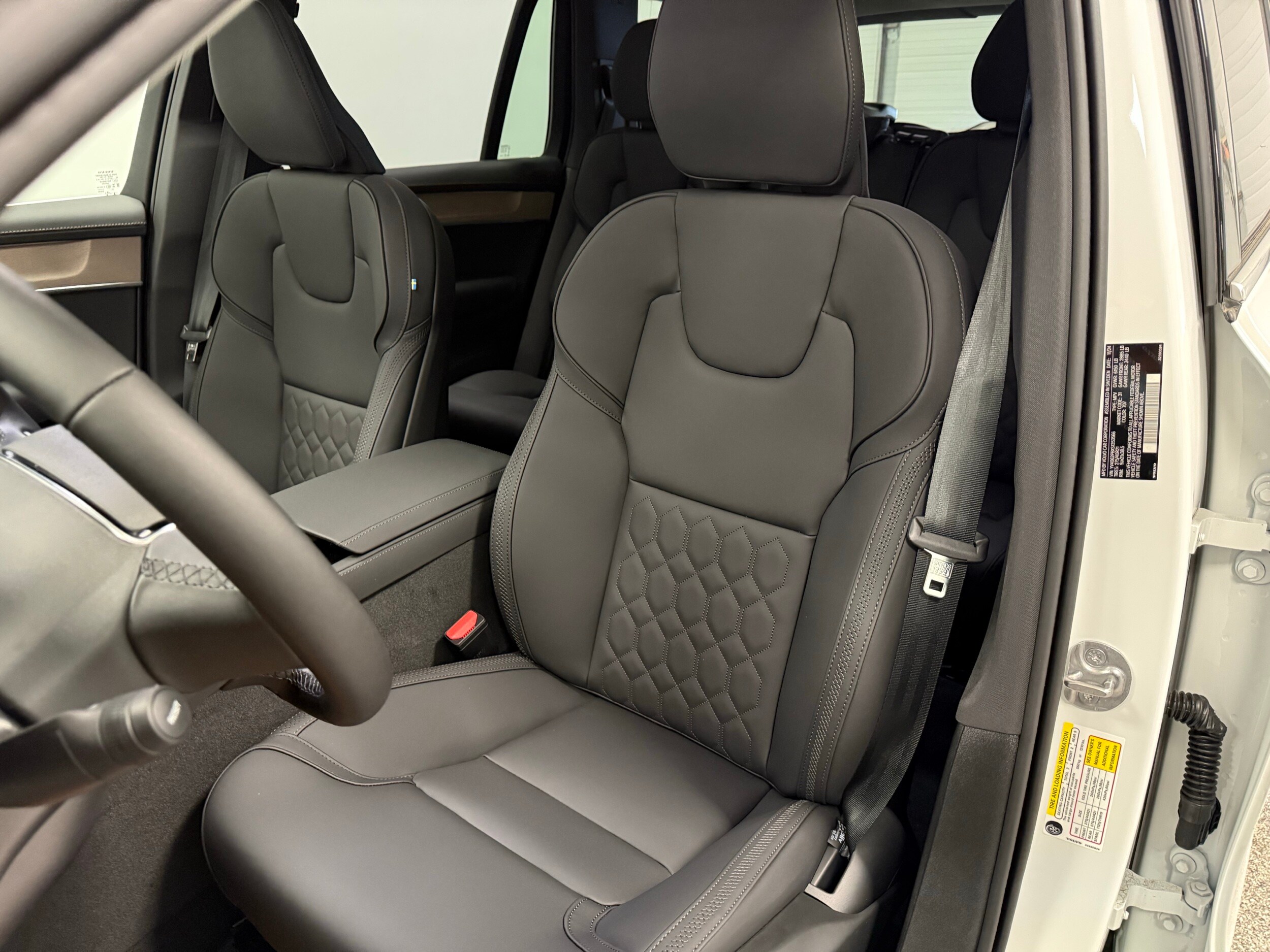 new 2025 Volvo XC90 car, priced at $69,155