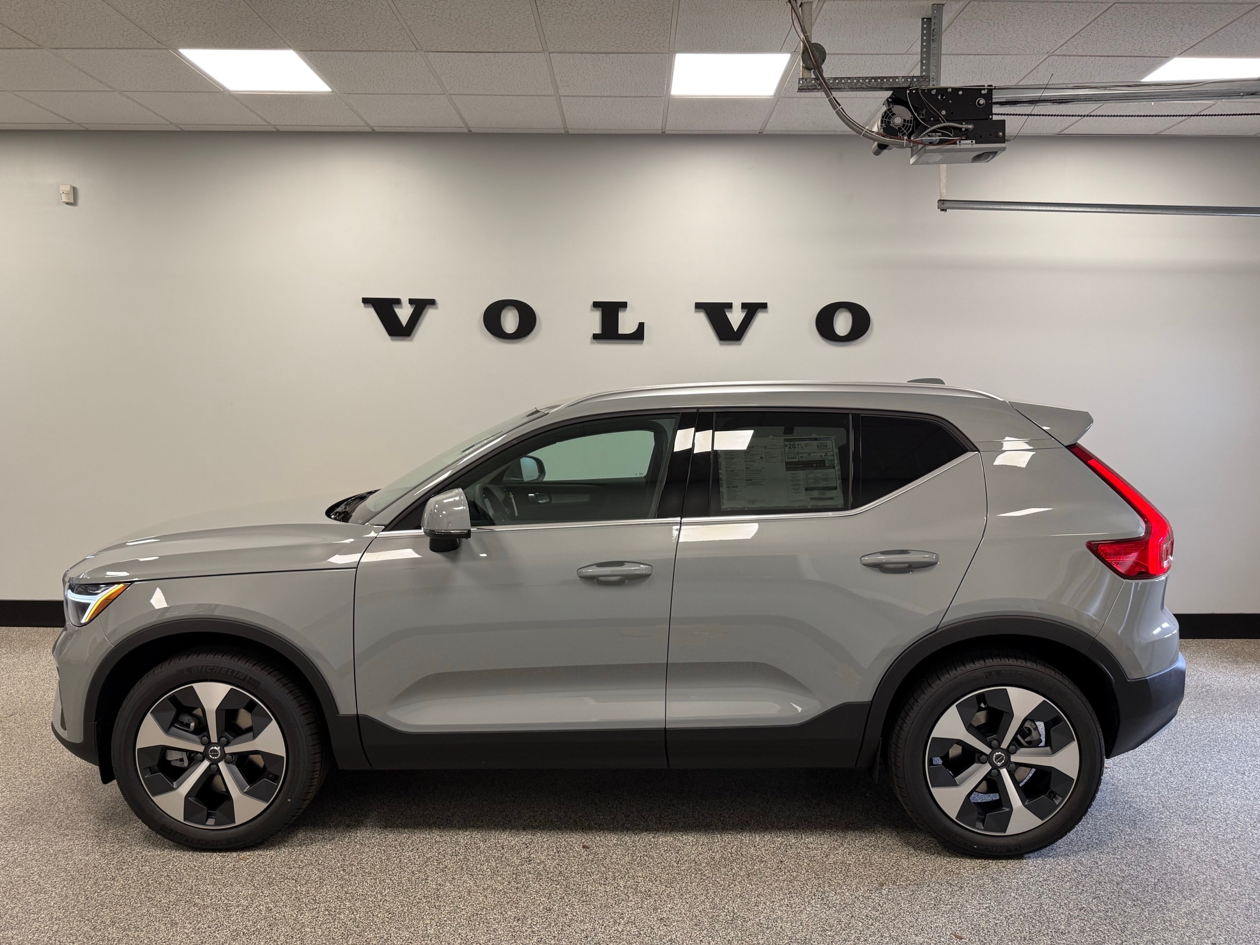 new 2025 Volvo XC40 car, priced at $46,035