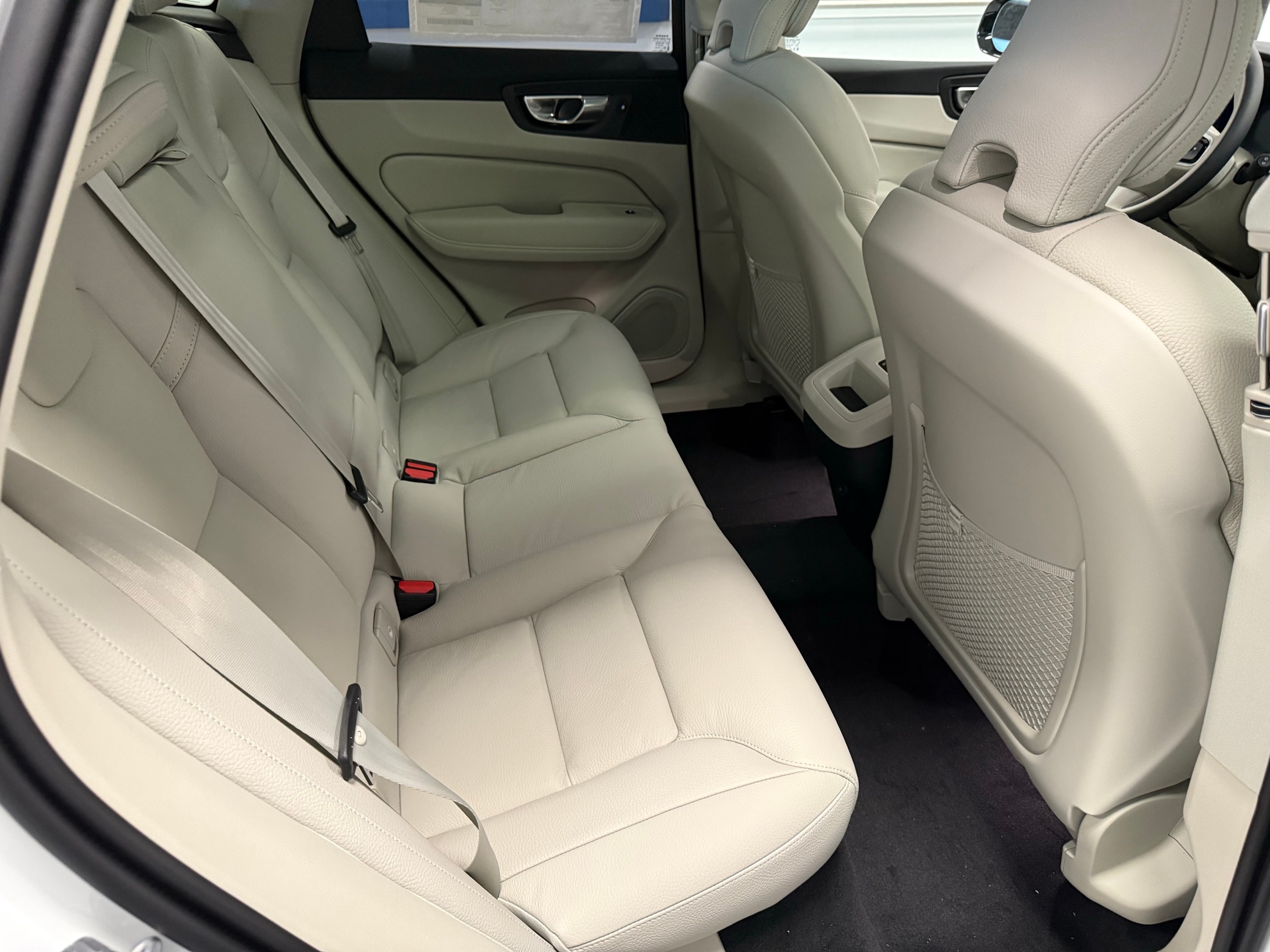 new 2025 Volvo XC60 car, priced at $55,360