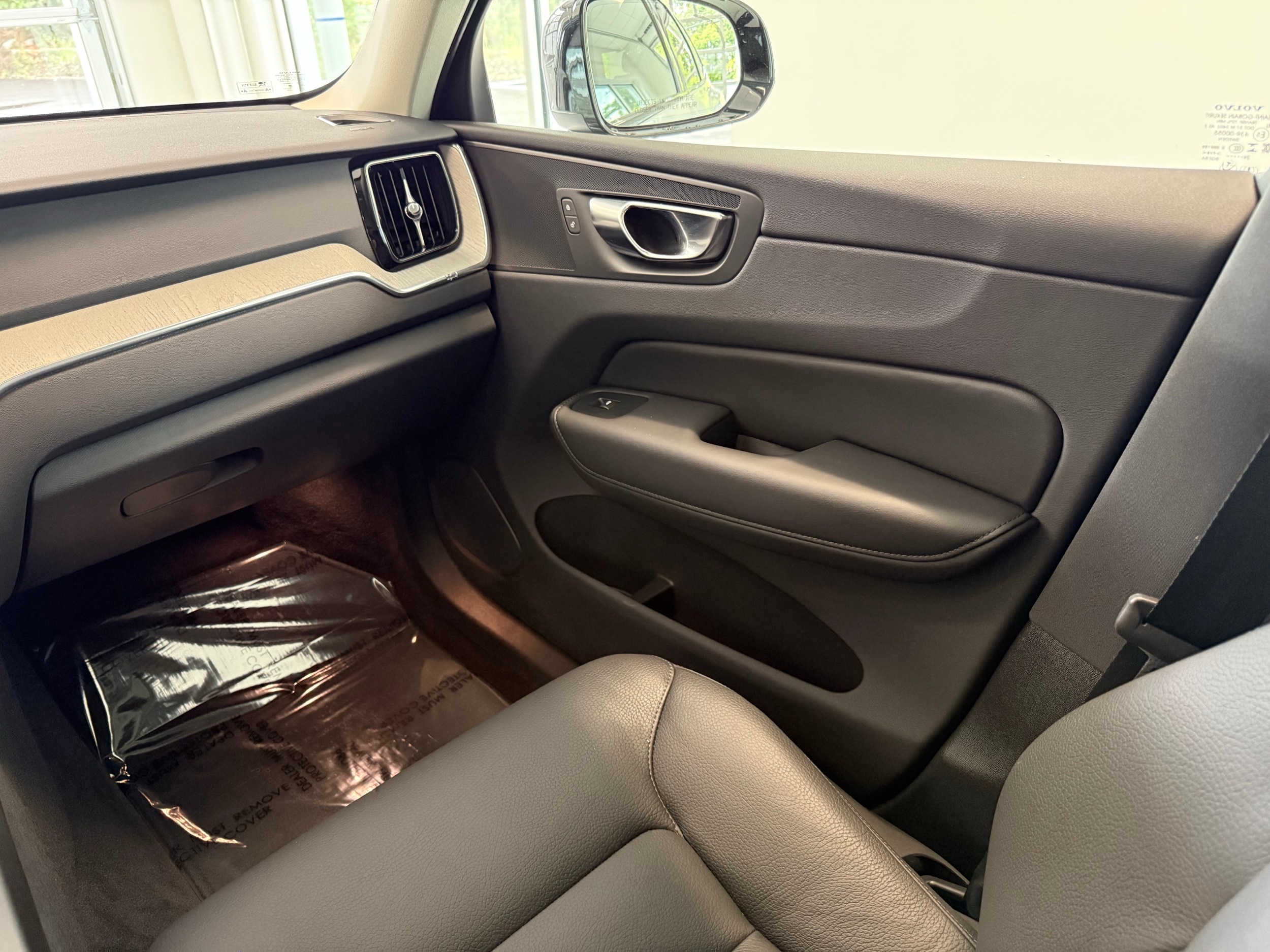 used 2025 Volvo XC60 car, priced at $46,900
