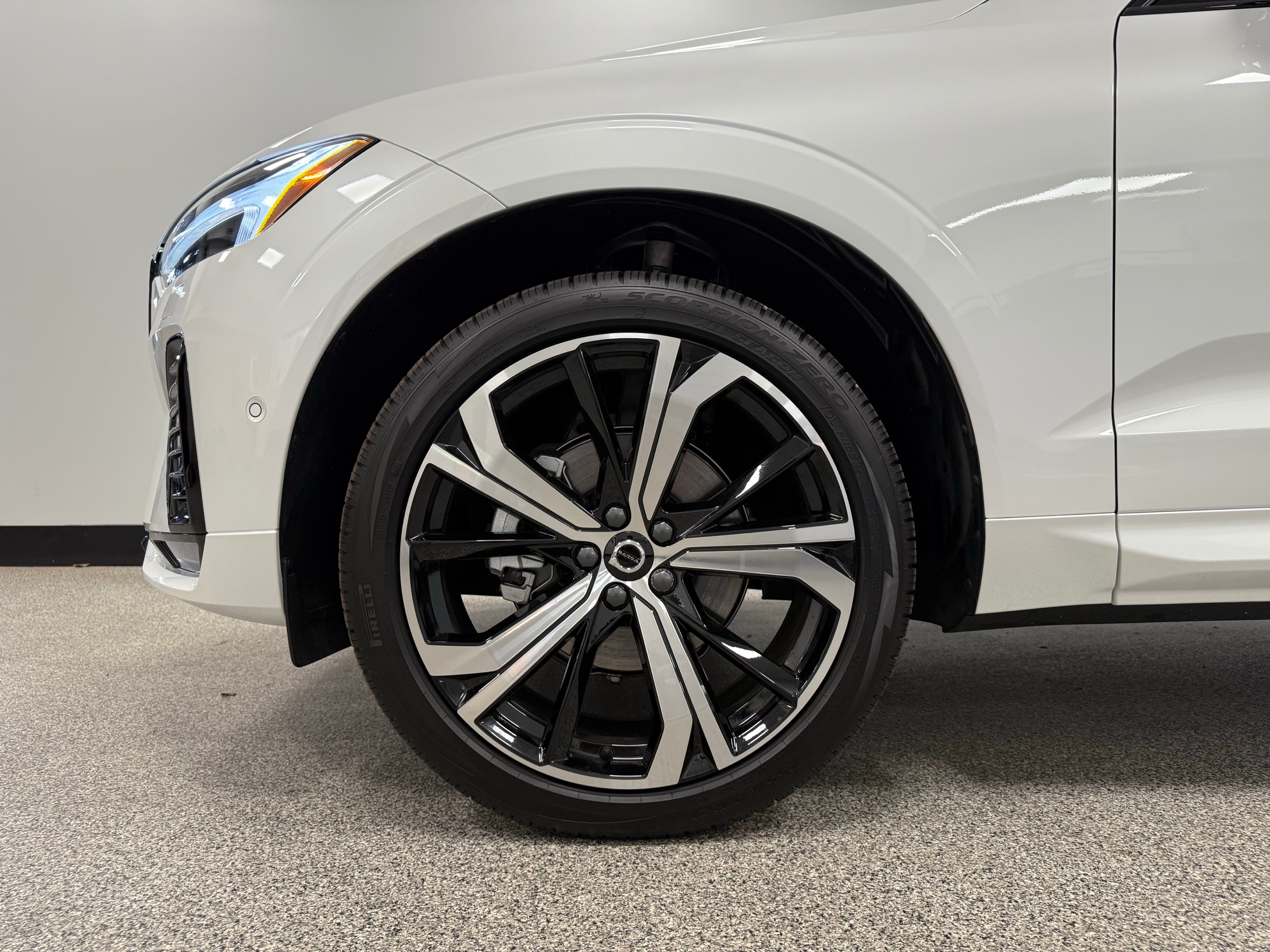 new 2025 Volvo XC60 car, priced at $60,660