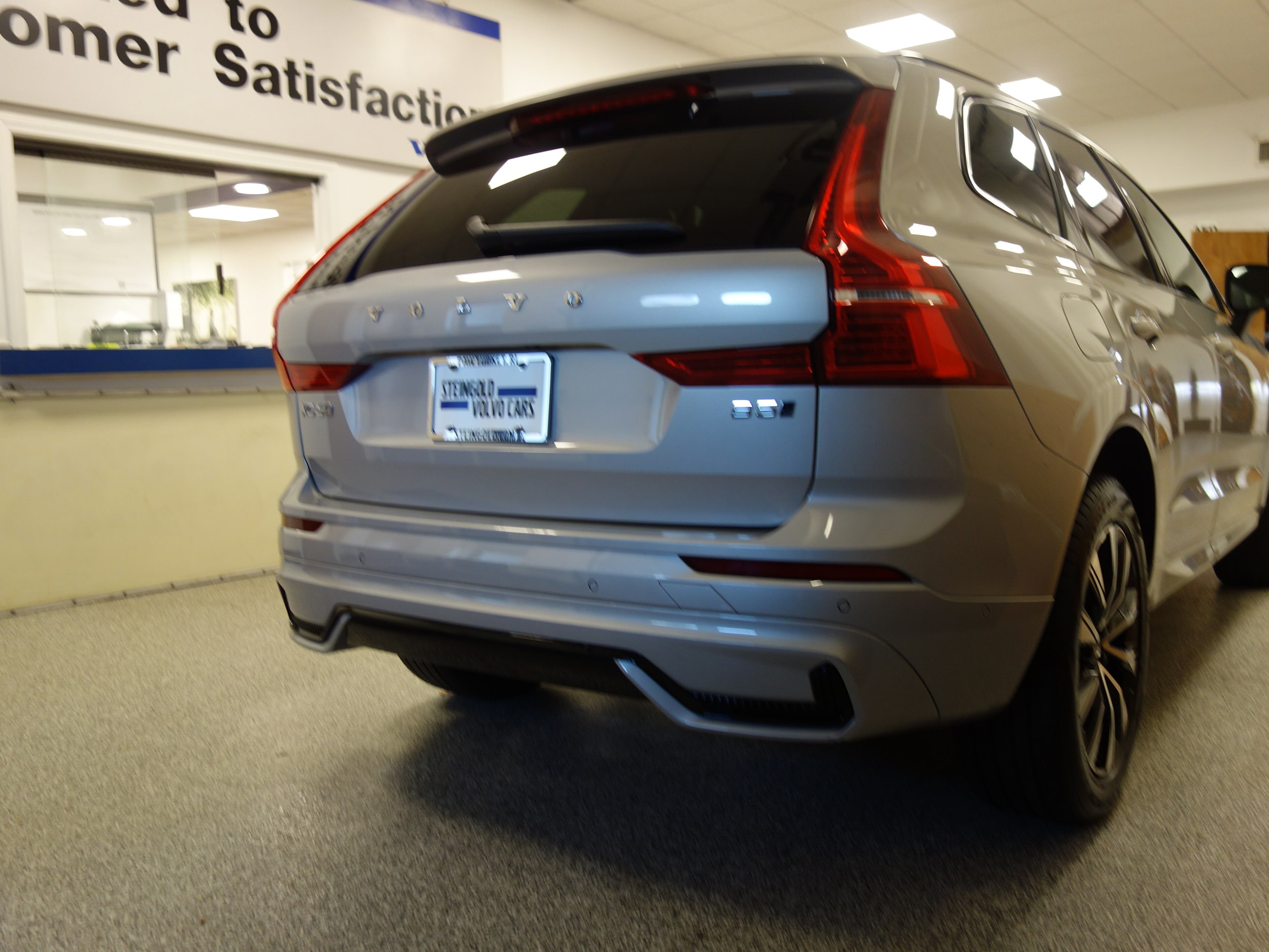 used 2024 Volvo XC60 car, priced at $41,500