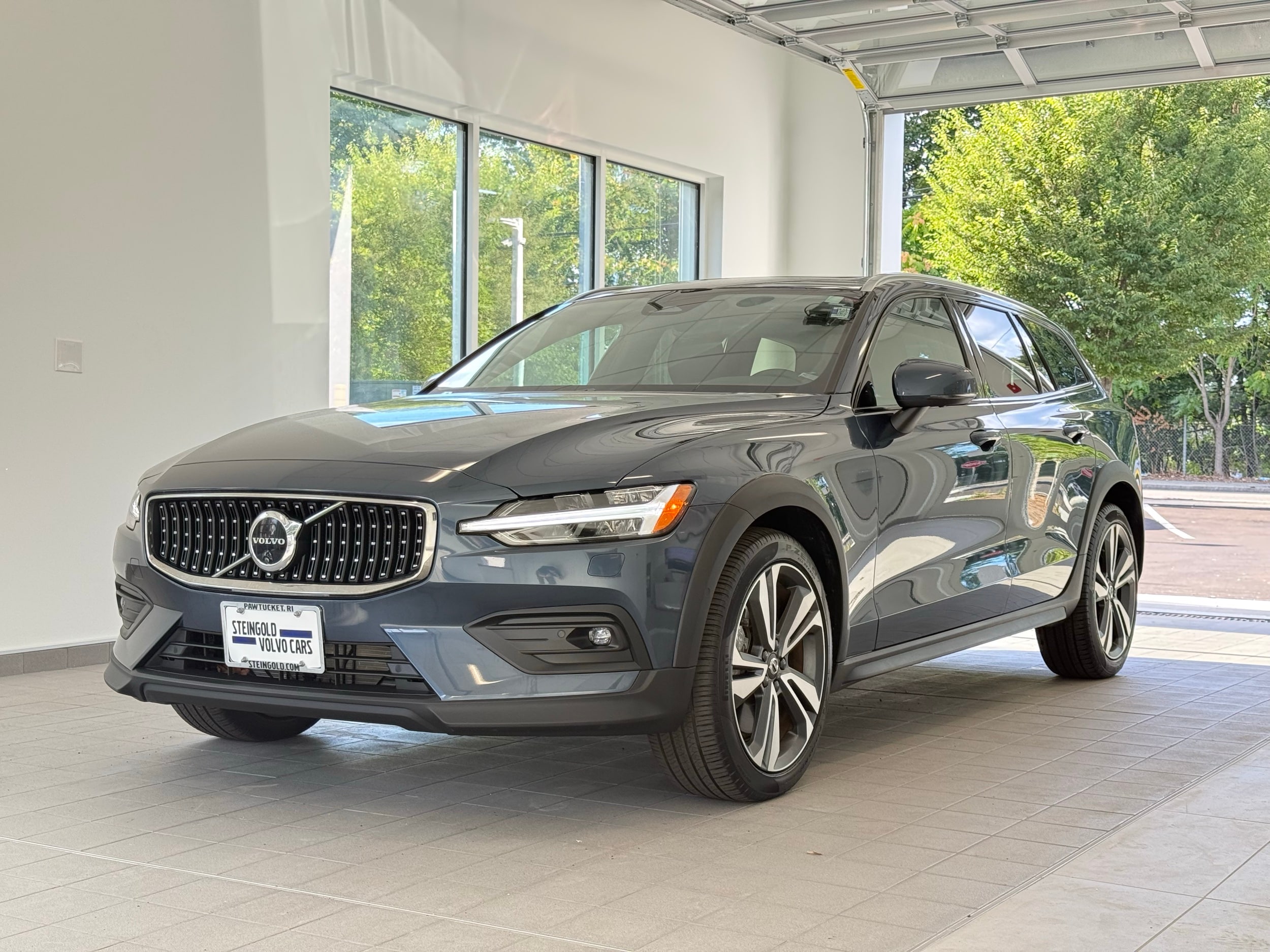 used 2024 Volvo V60 Cross Country car, priced at $49,500