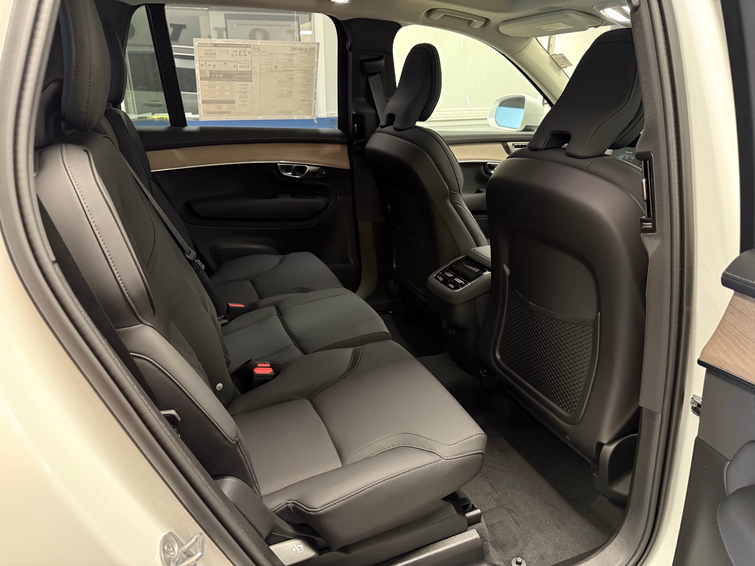 new 2025 Volvo XC90 car, priced at $69,155