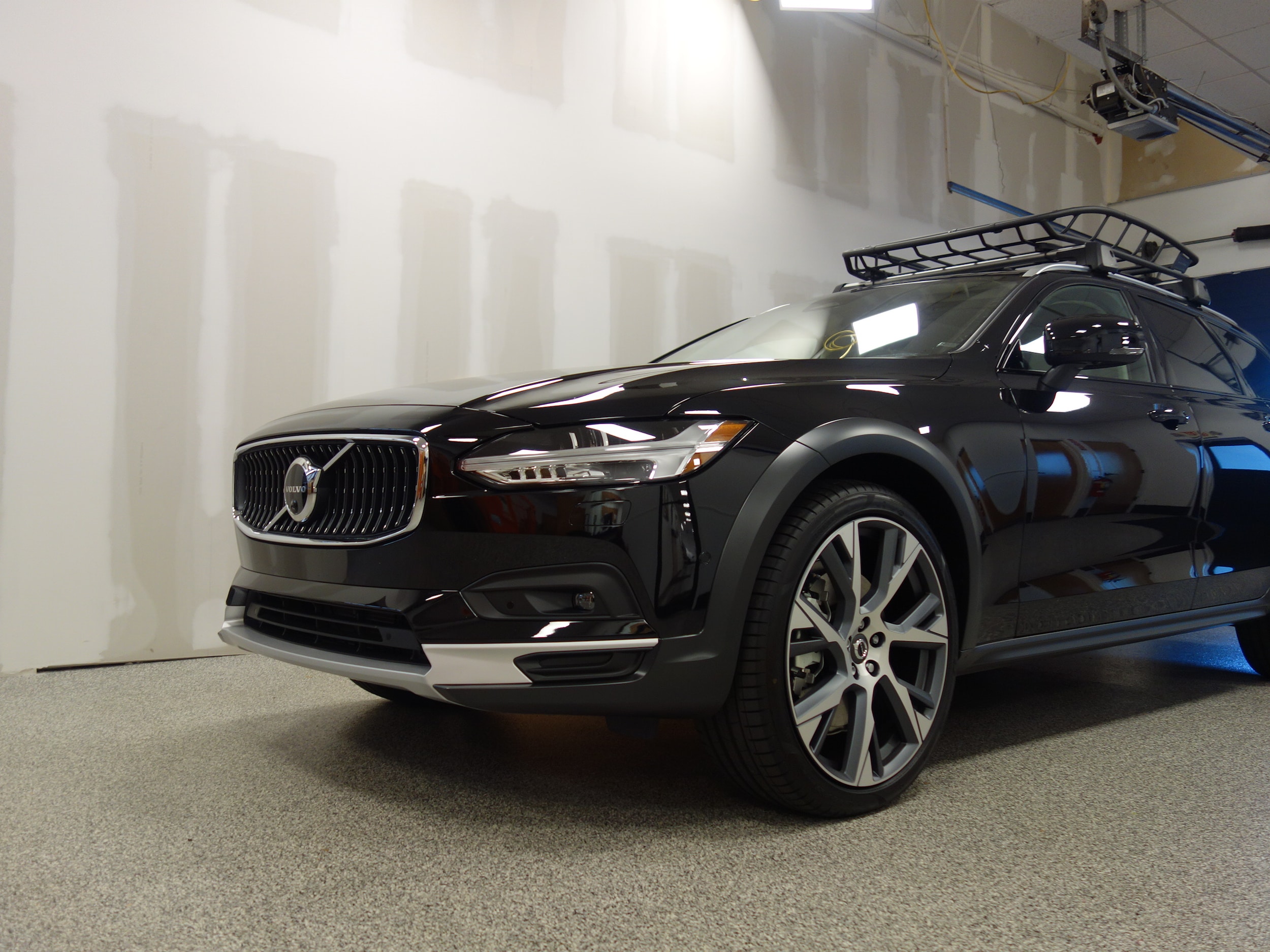 new 2025 Volvo V90 Cross Country car, priced at $68,725