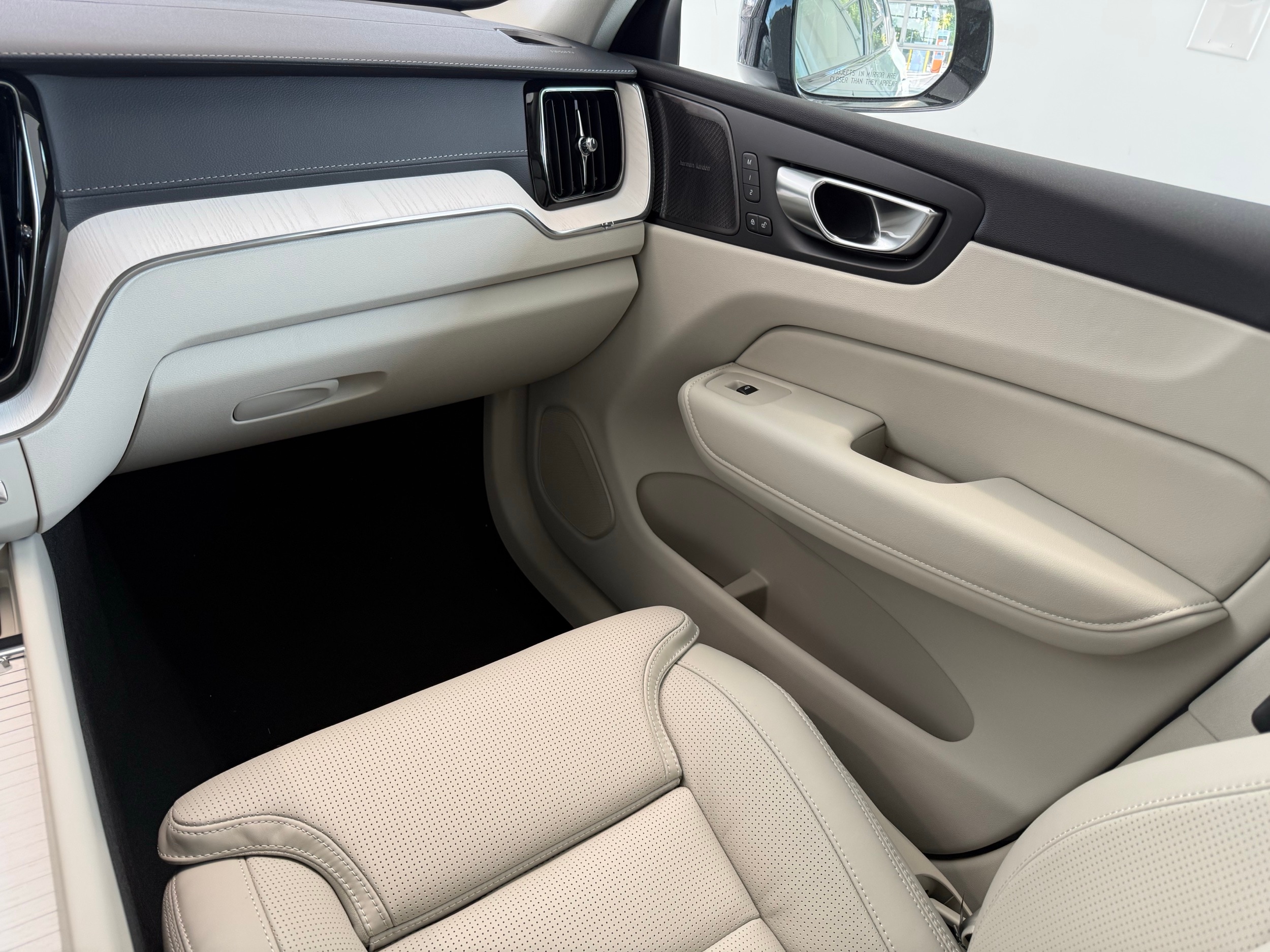 new 2026 Volvo XC60 car, priced at $63,935