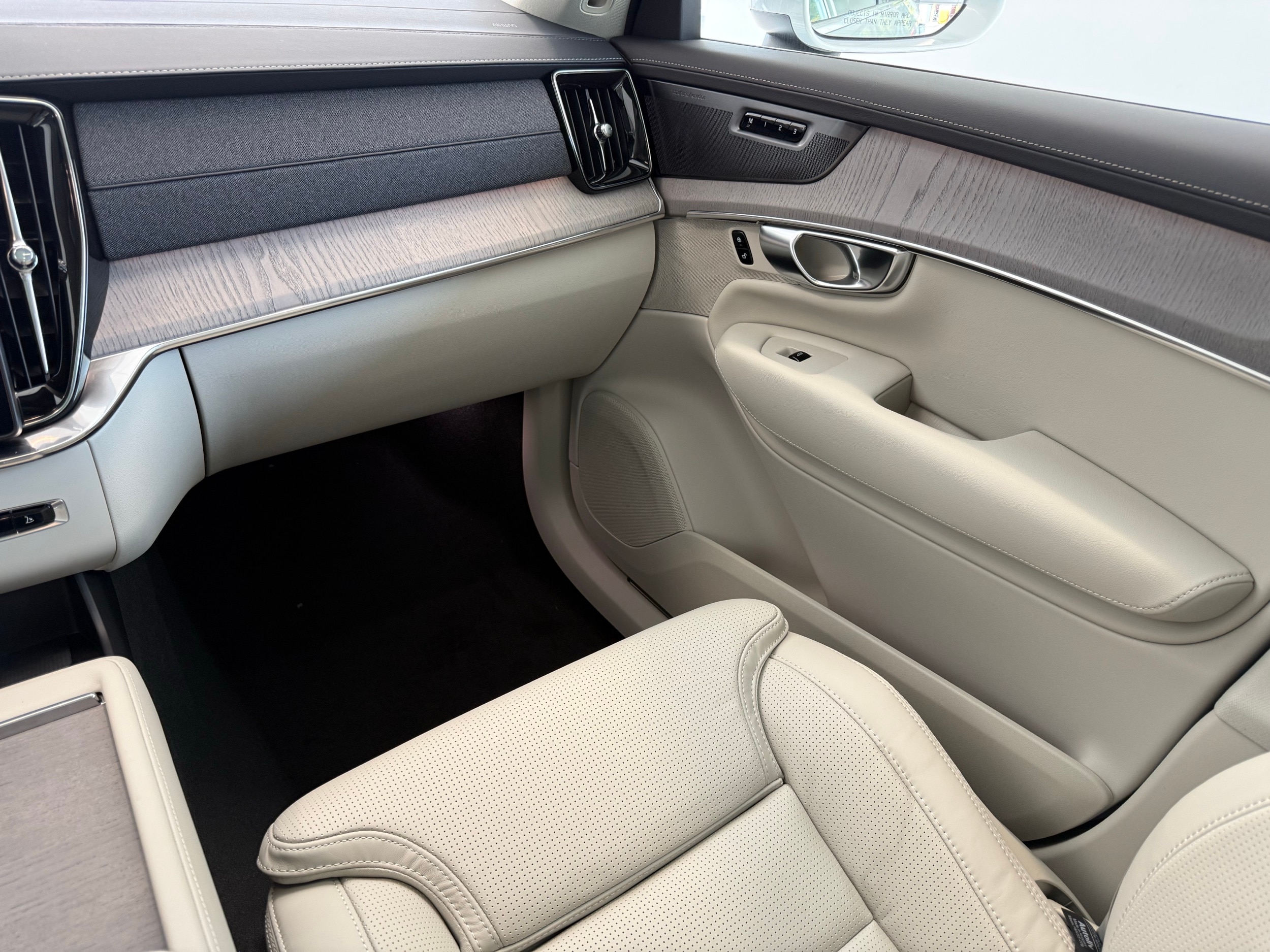 new 2026 Volvo XC90 car, priced at $75,155
