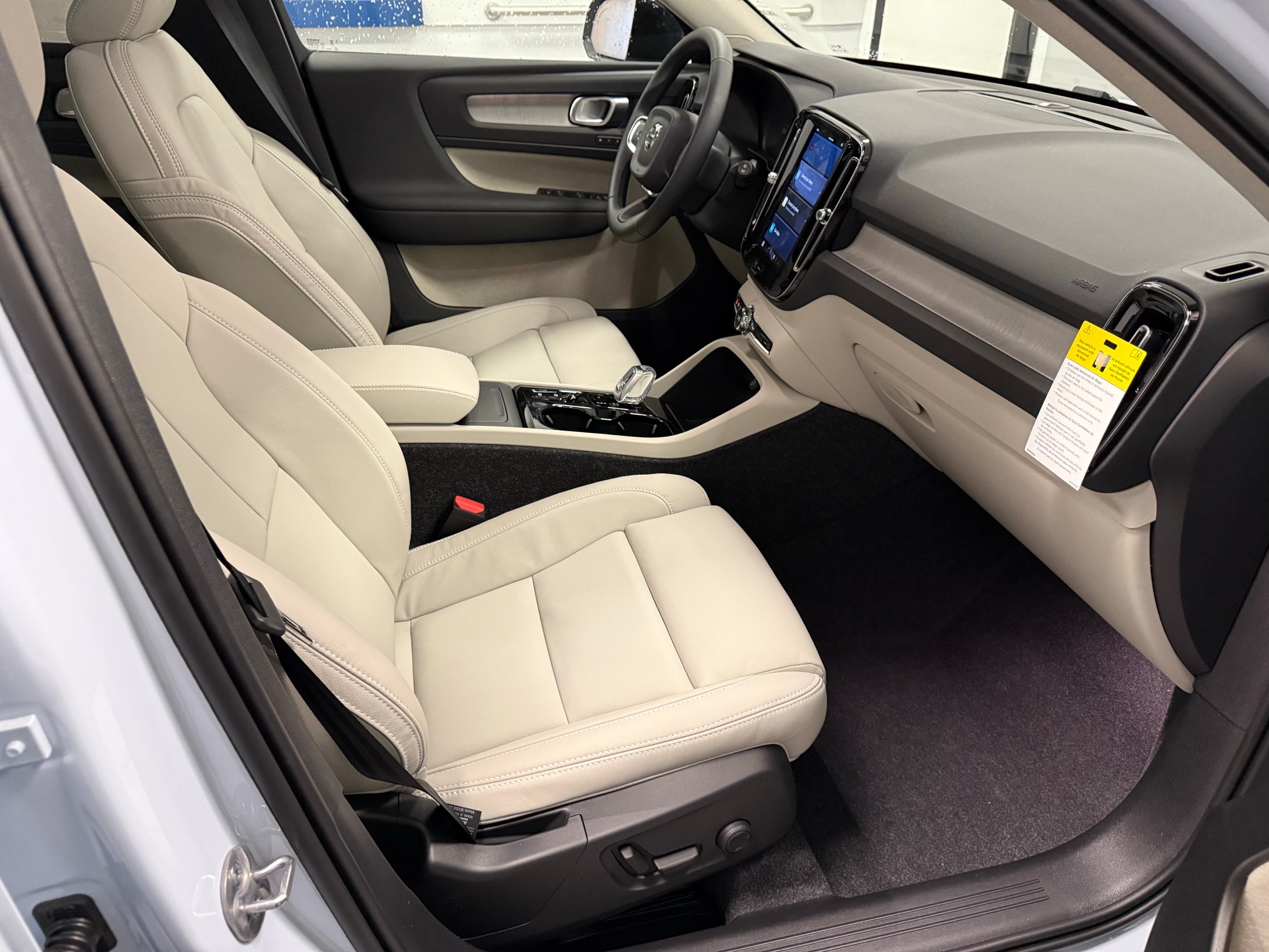 new 2025 Volvo XC40 car, priced at $48,335