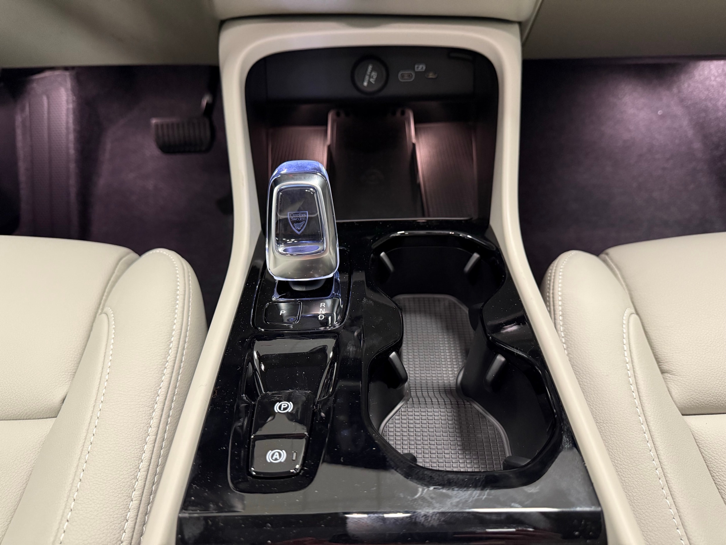 new 2025 Volvo XC40 car, priced at $48,335
