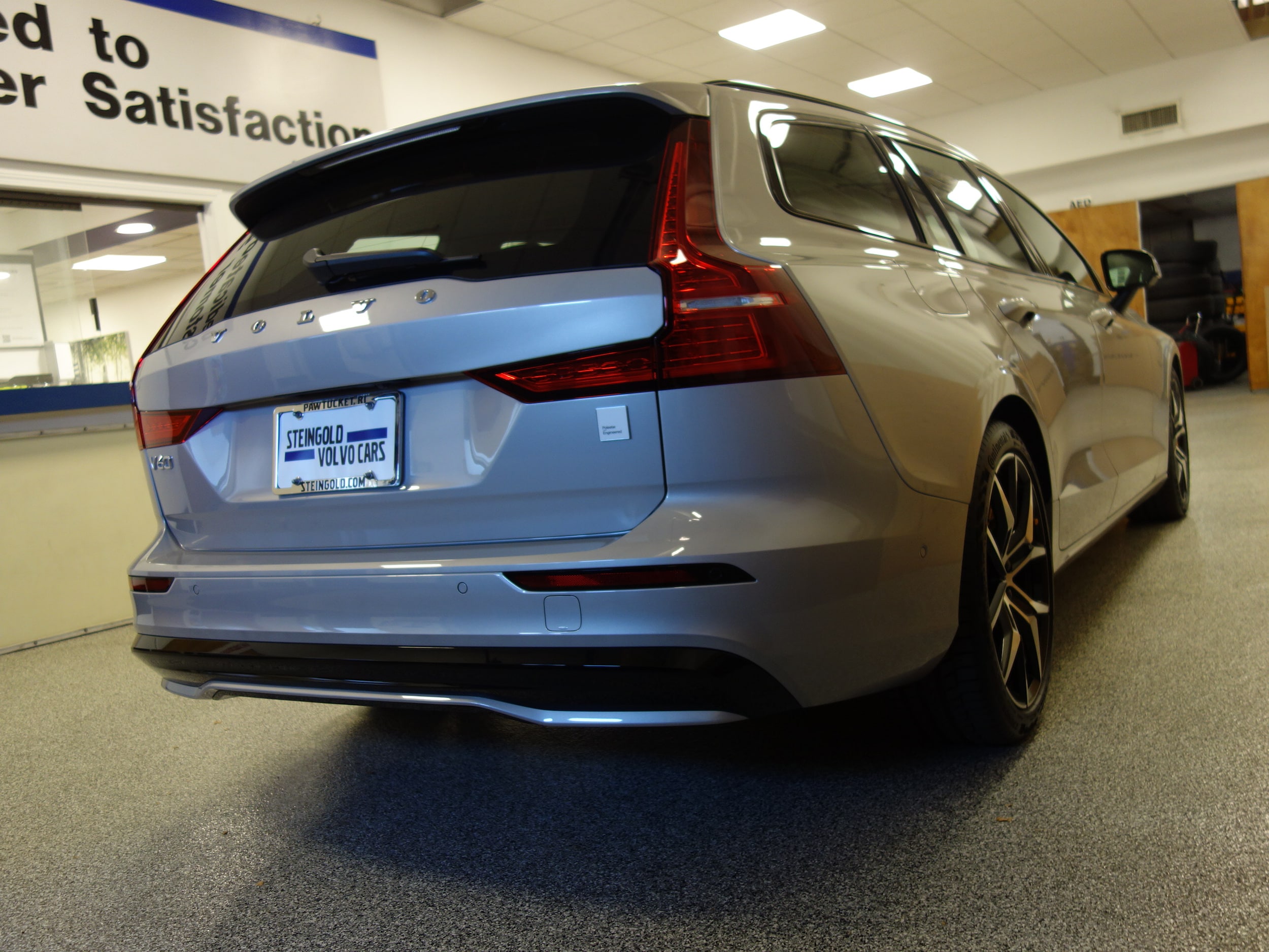 new 2025 Volvo V60 plug-in hybrid car, priced at $72,445