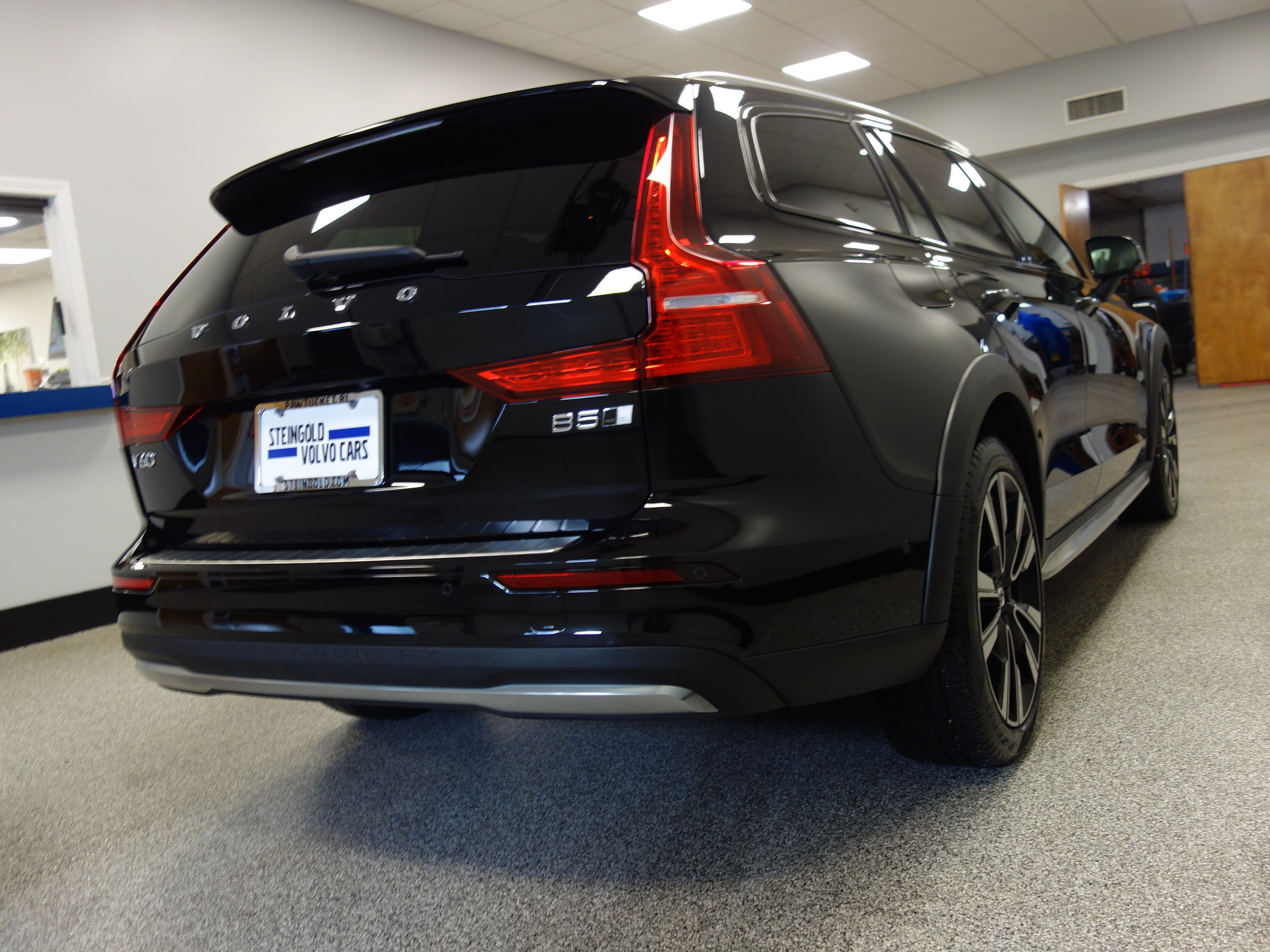 used 2023 Volvo V60 Cross Country car, priced at $44,500