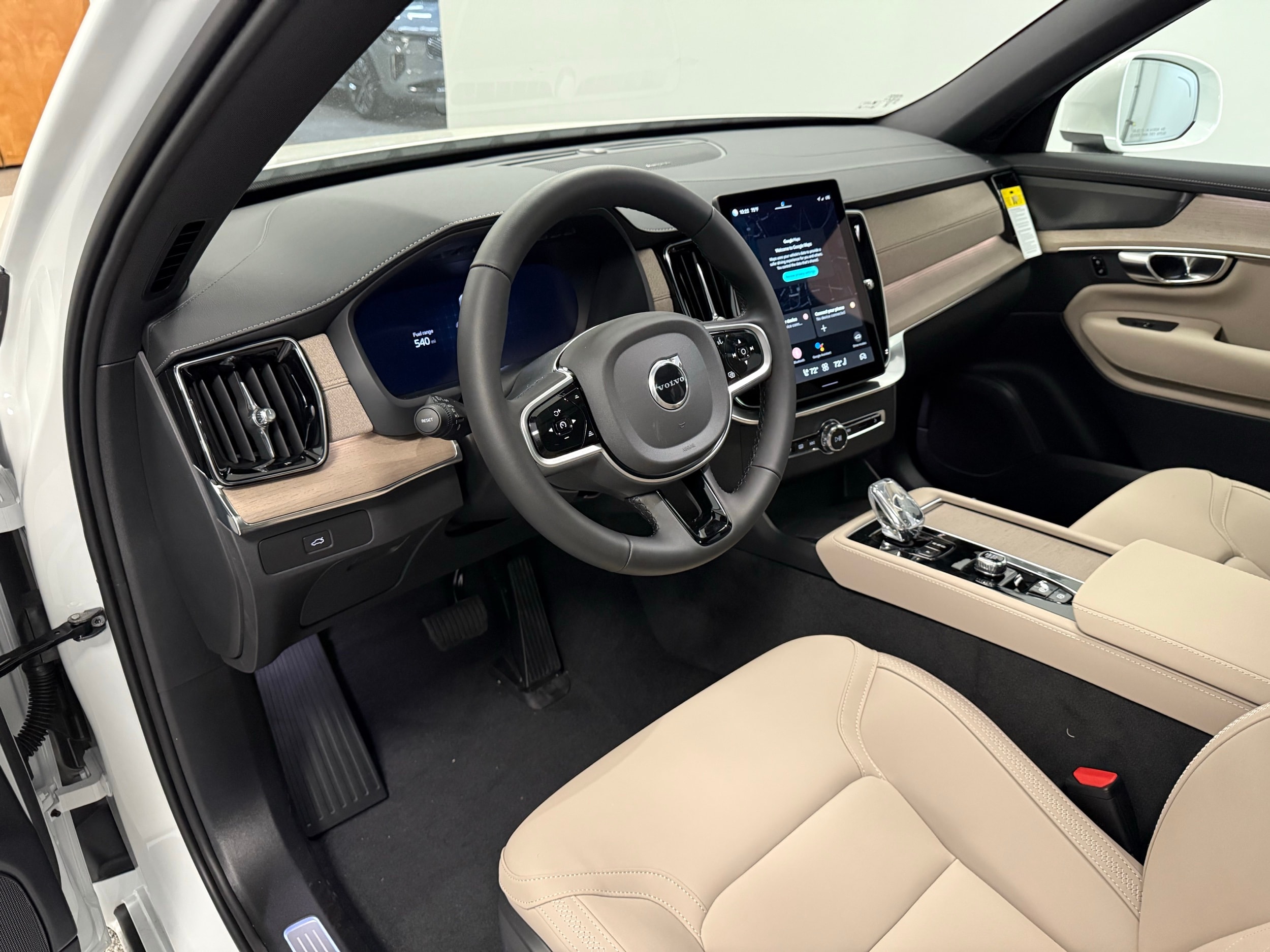 new 2025 Volvo XC90 car, priced at $68,245