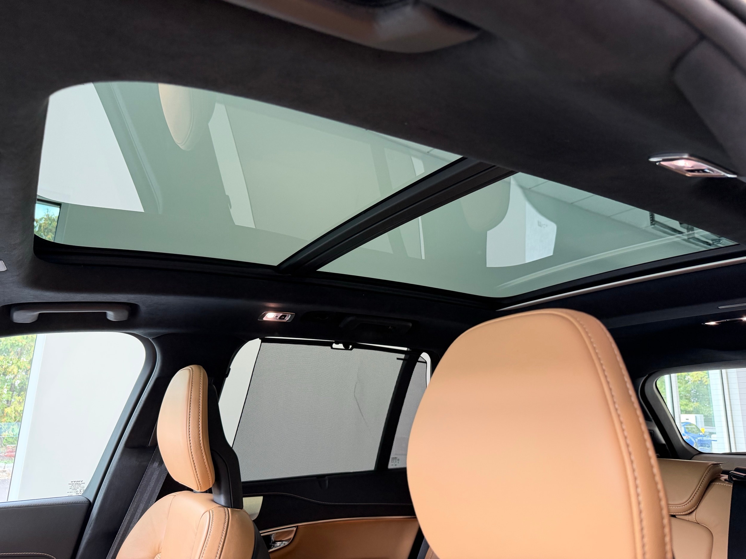 used 2021 Volvo XC90 car, priced at $38,400