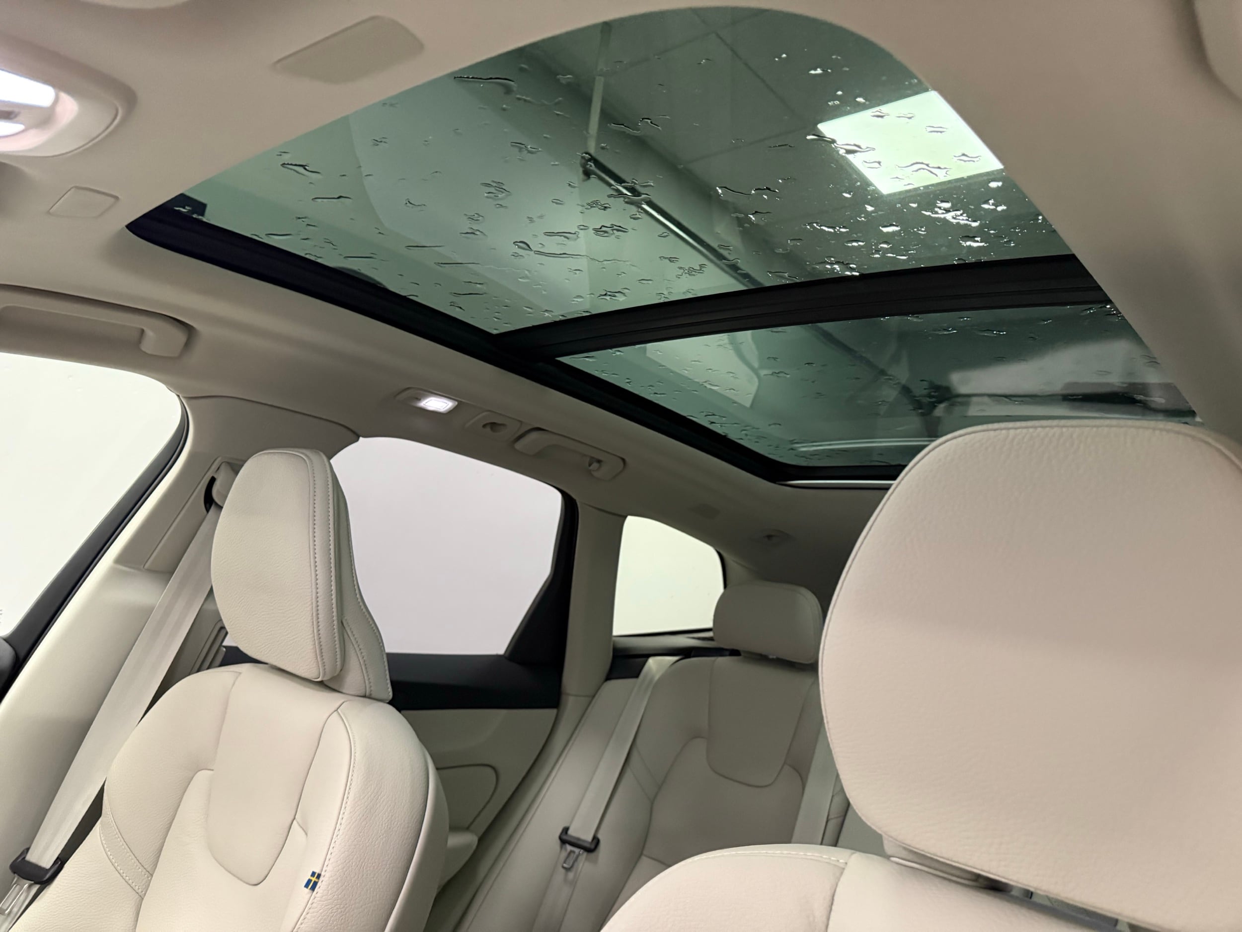 new 2025 Volvo XC60 plug-in hybrid car, priced at $66,235