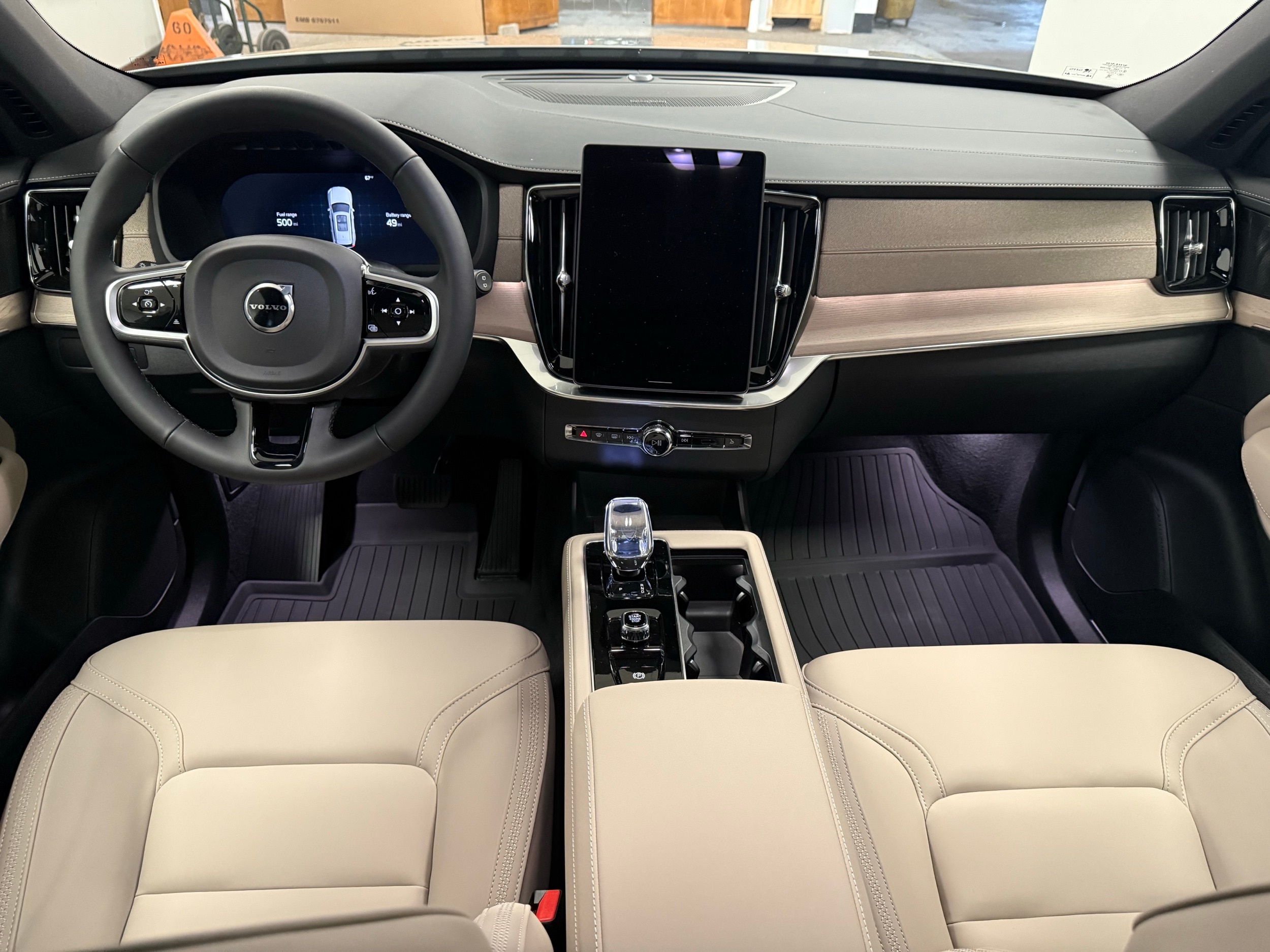 new 2025 Volvo XC90 plug-in hybrid car, priced at $78,805