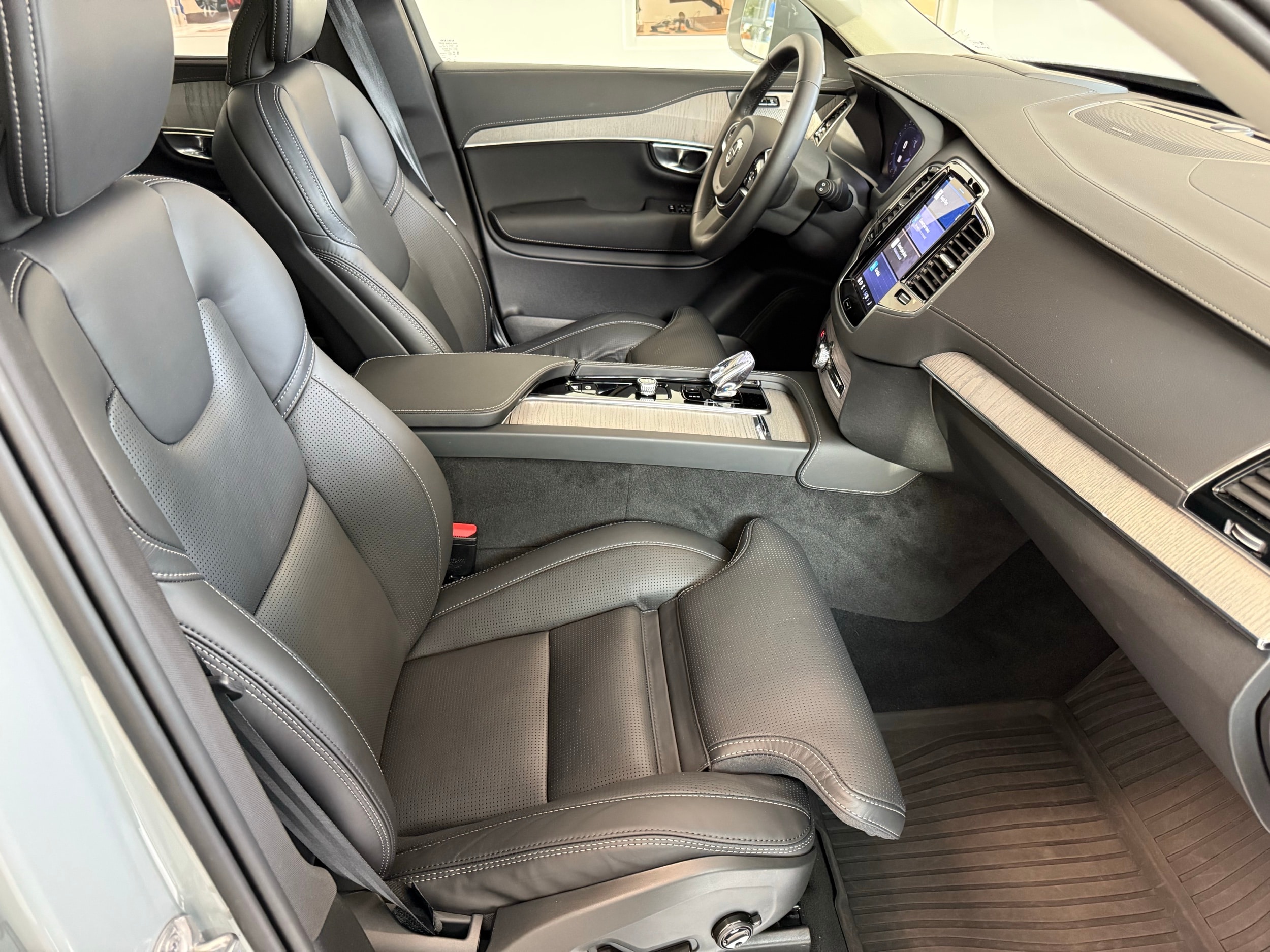 used 2024 Volvo XC90 plug-in hybrid car, priced at $63,500