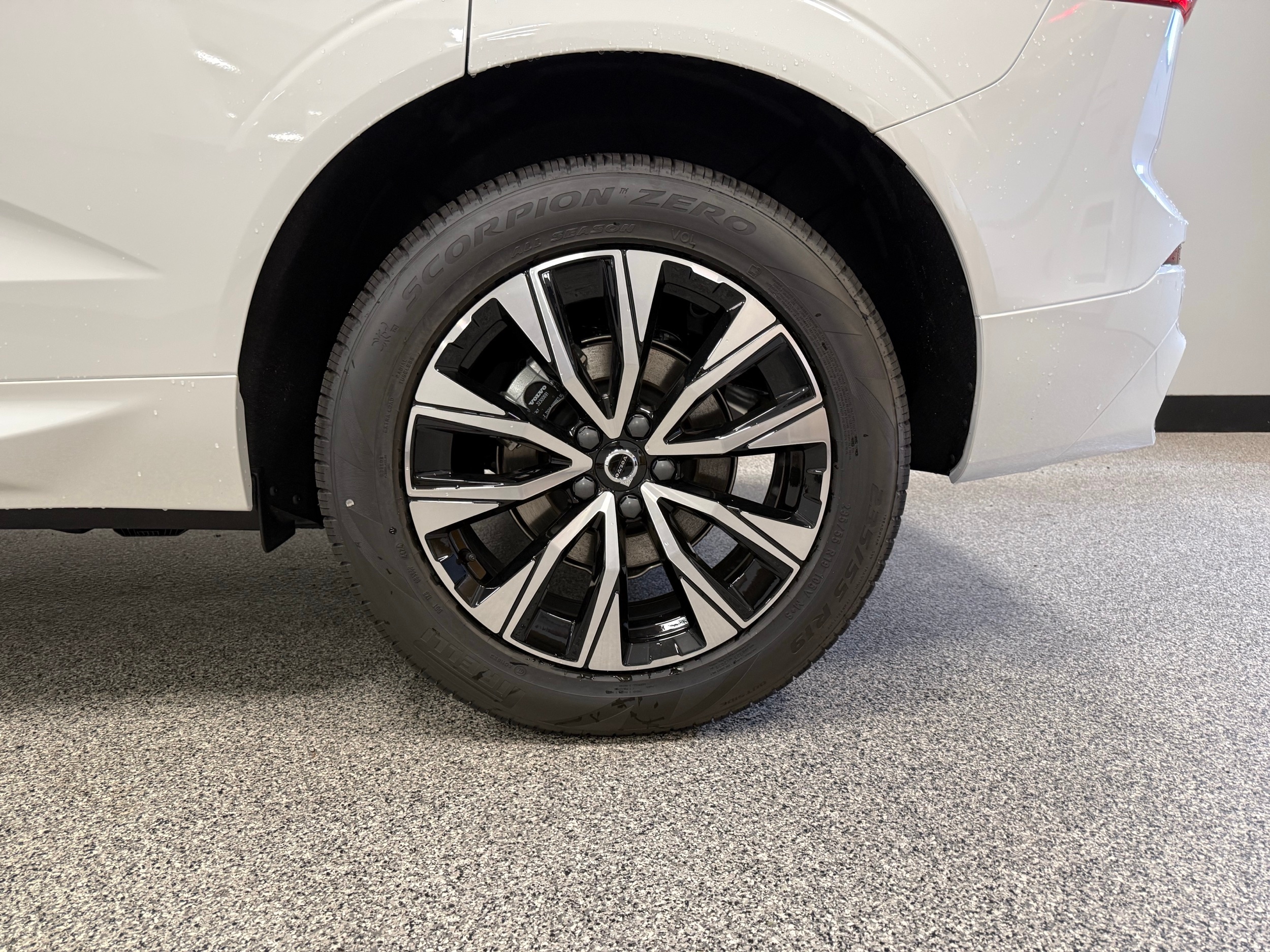 new 2025 Volvo XC60 car, priced at $50,705