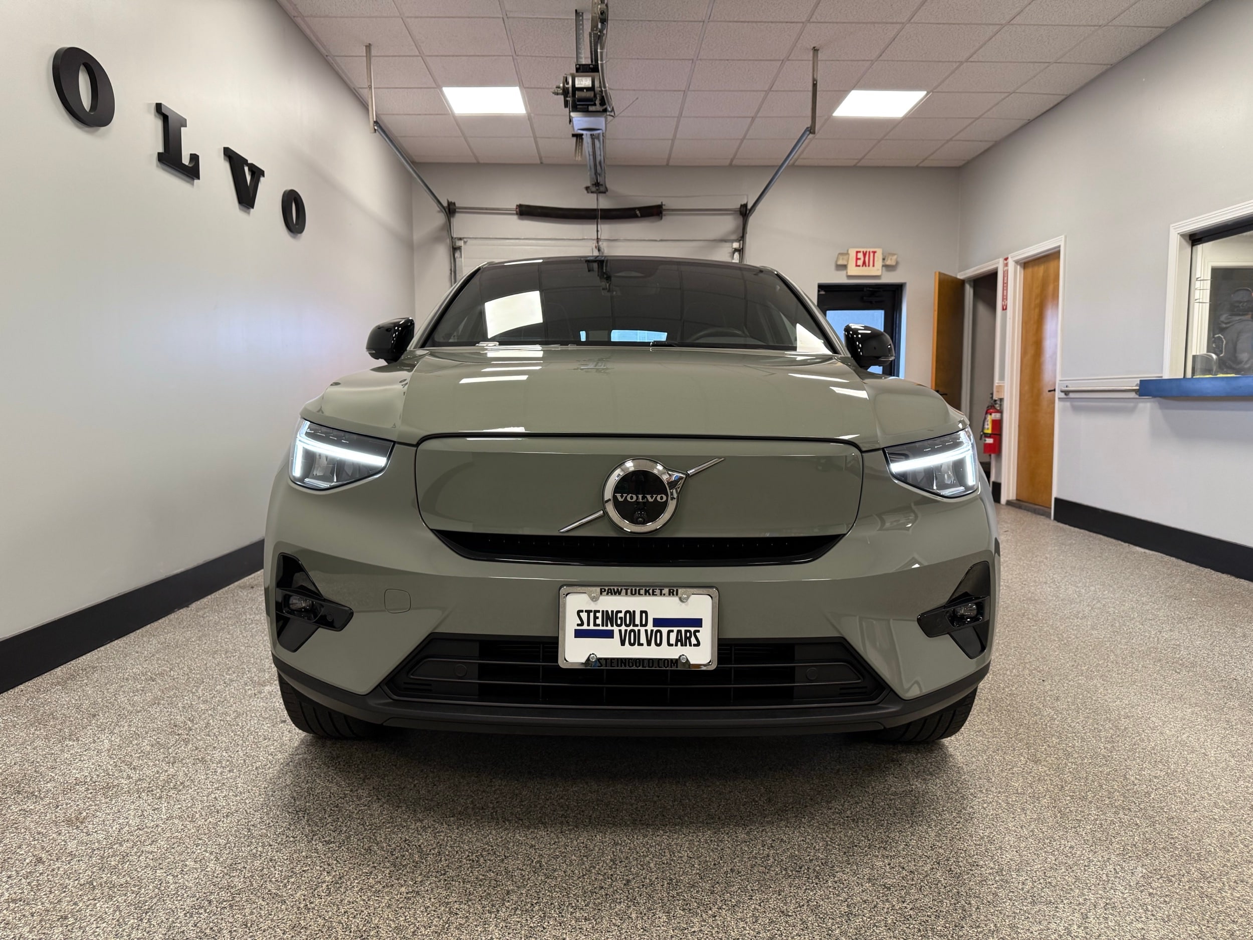 used 2024 Volvo C40 Recharge Pure Electric car, priced at $39,500