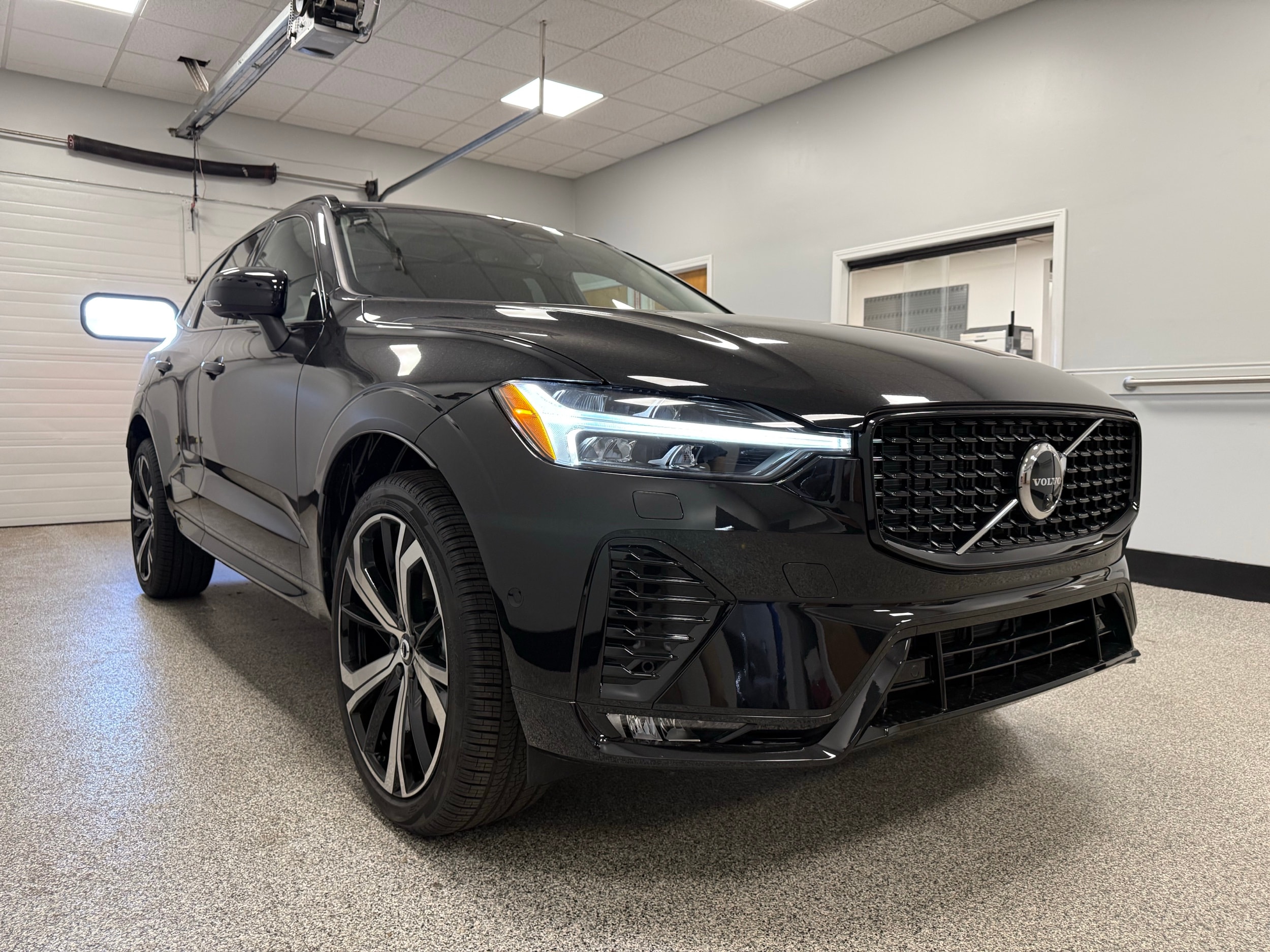 new 2025 Volvo XC60 car, priced at $61,005