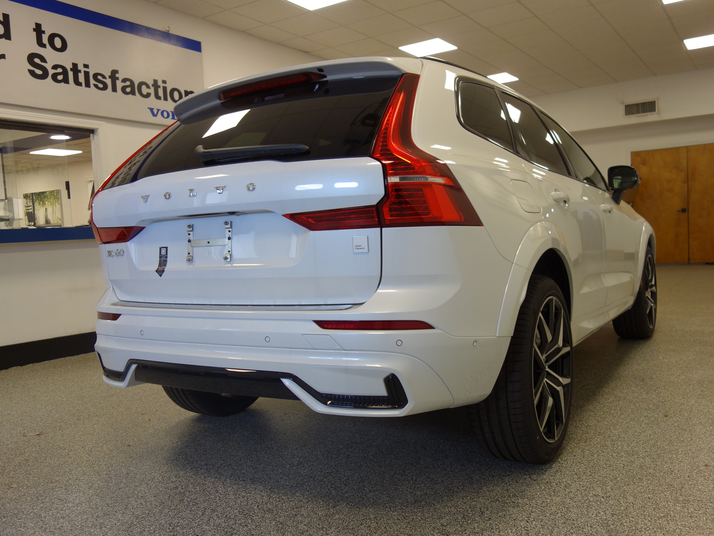 new 2024 Volvo XC60 plug-in hybrid car, priced at $77,925