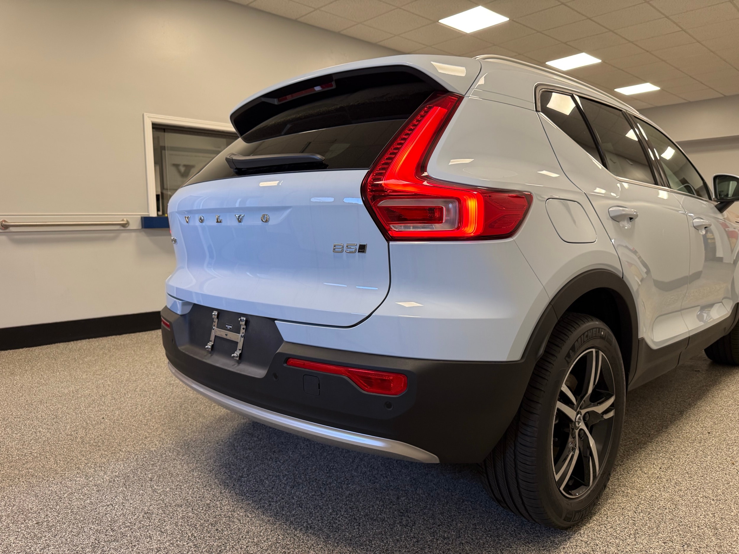 new 2025 Volvo XC40 car, priced at $44,595