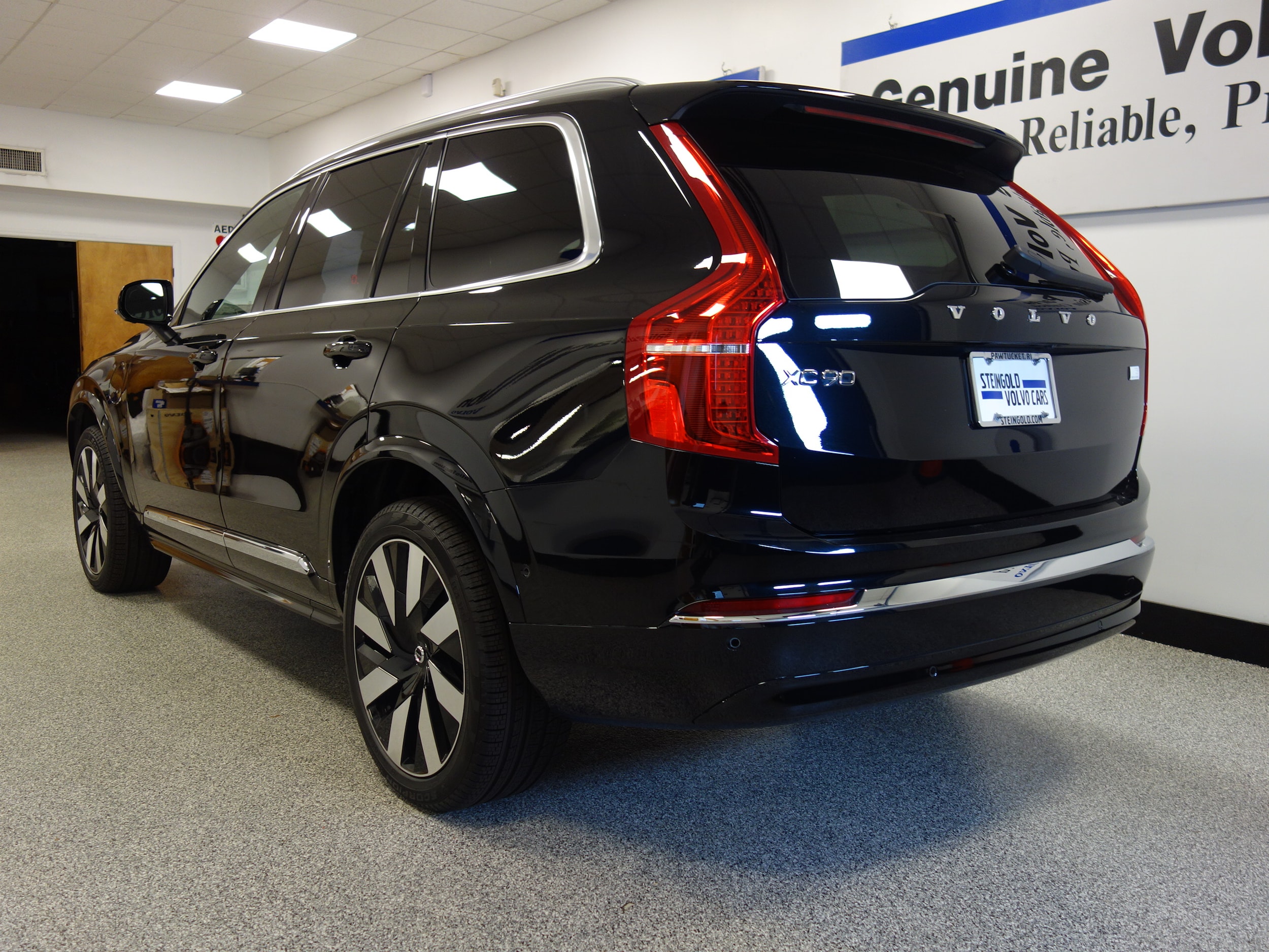 used 2024 Volvo XC90 plug-in hybrid car, priced at $78,635