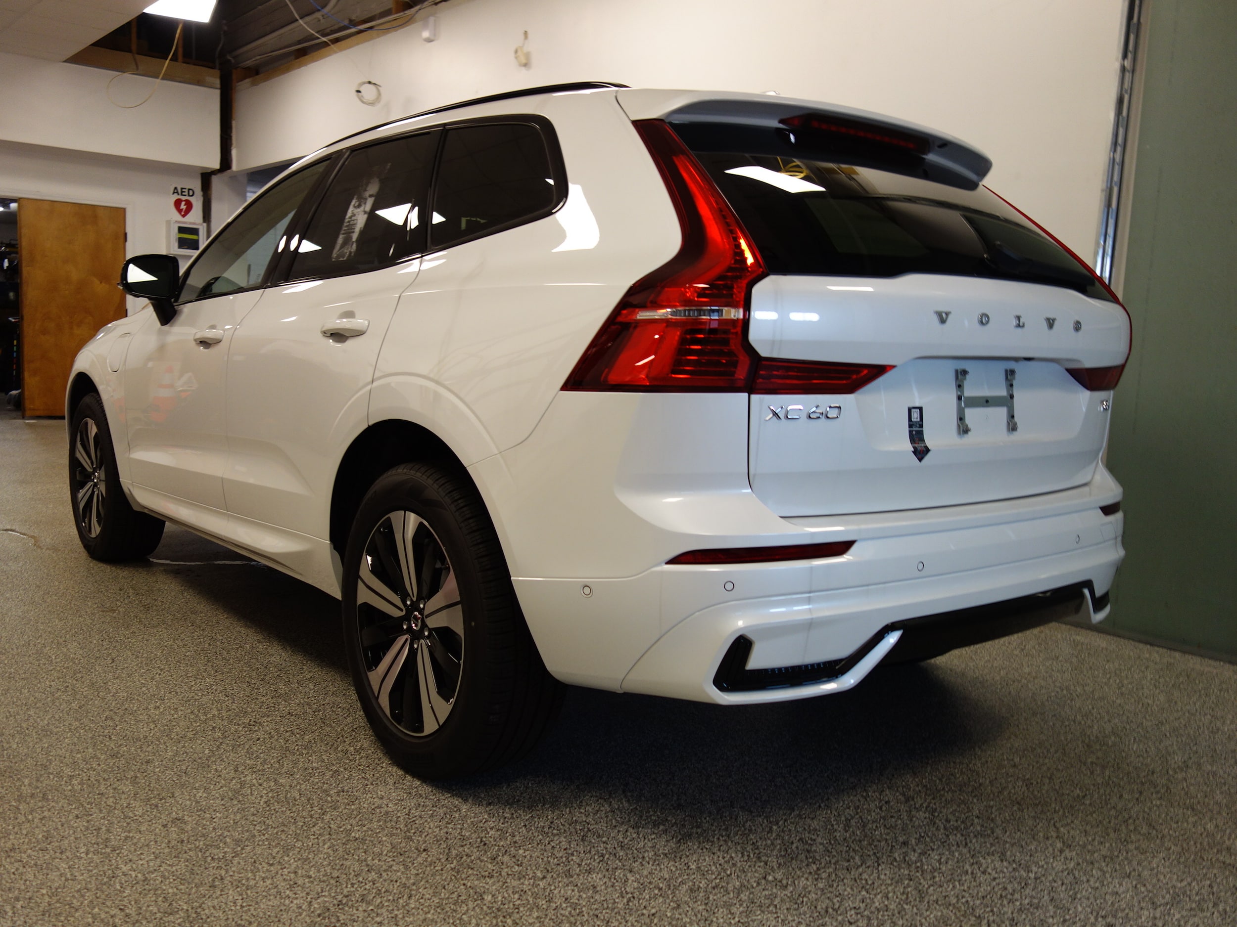 new 2025 Volvo XC60 plug-in hybrid car, priced at $65,640