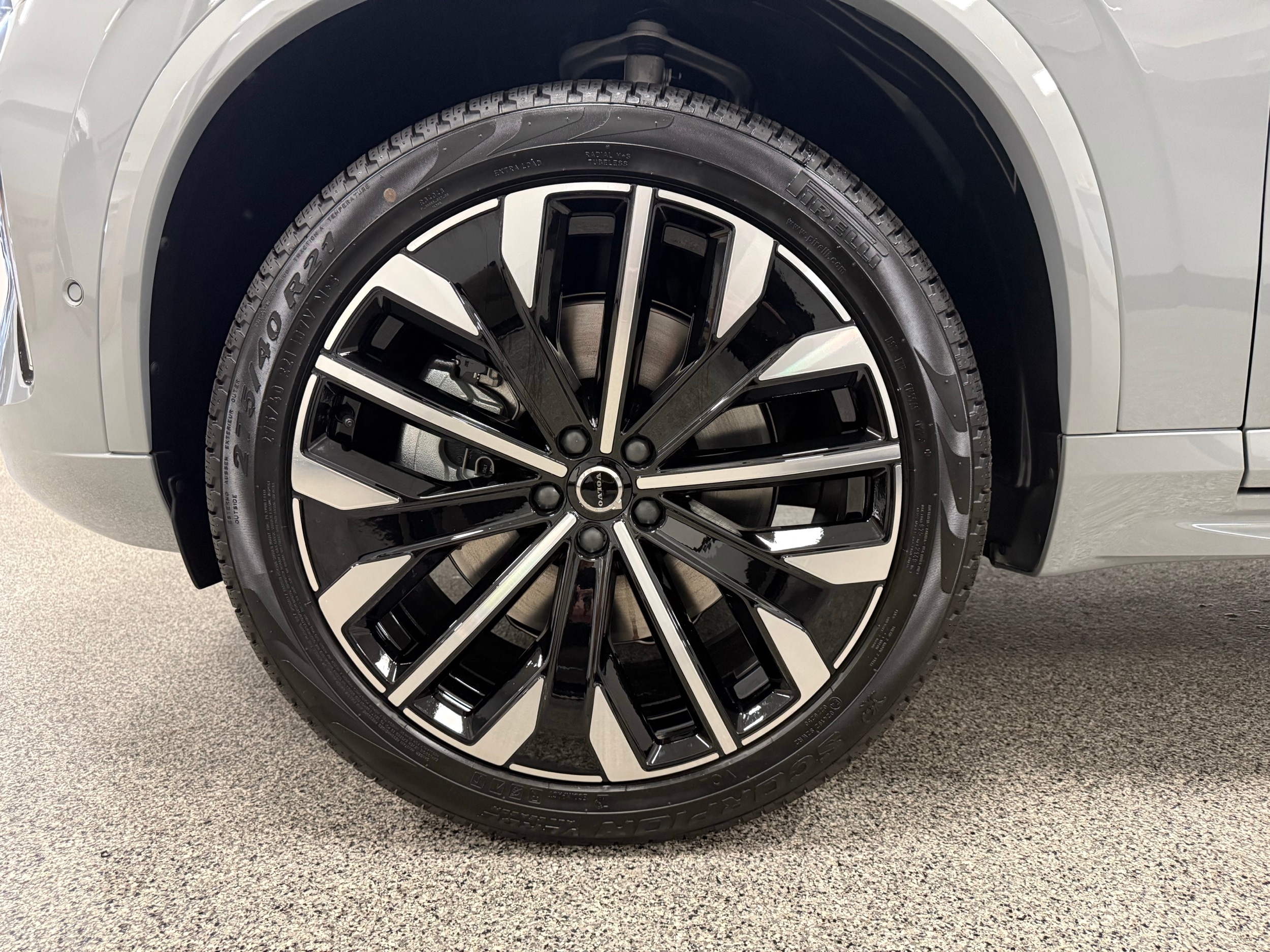 new 2025 Volvo XC90 plug-in hybrid car, priced at $78,805