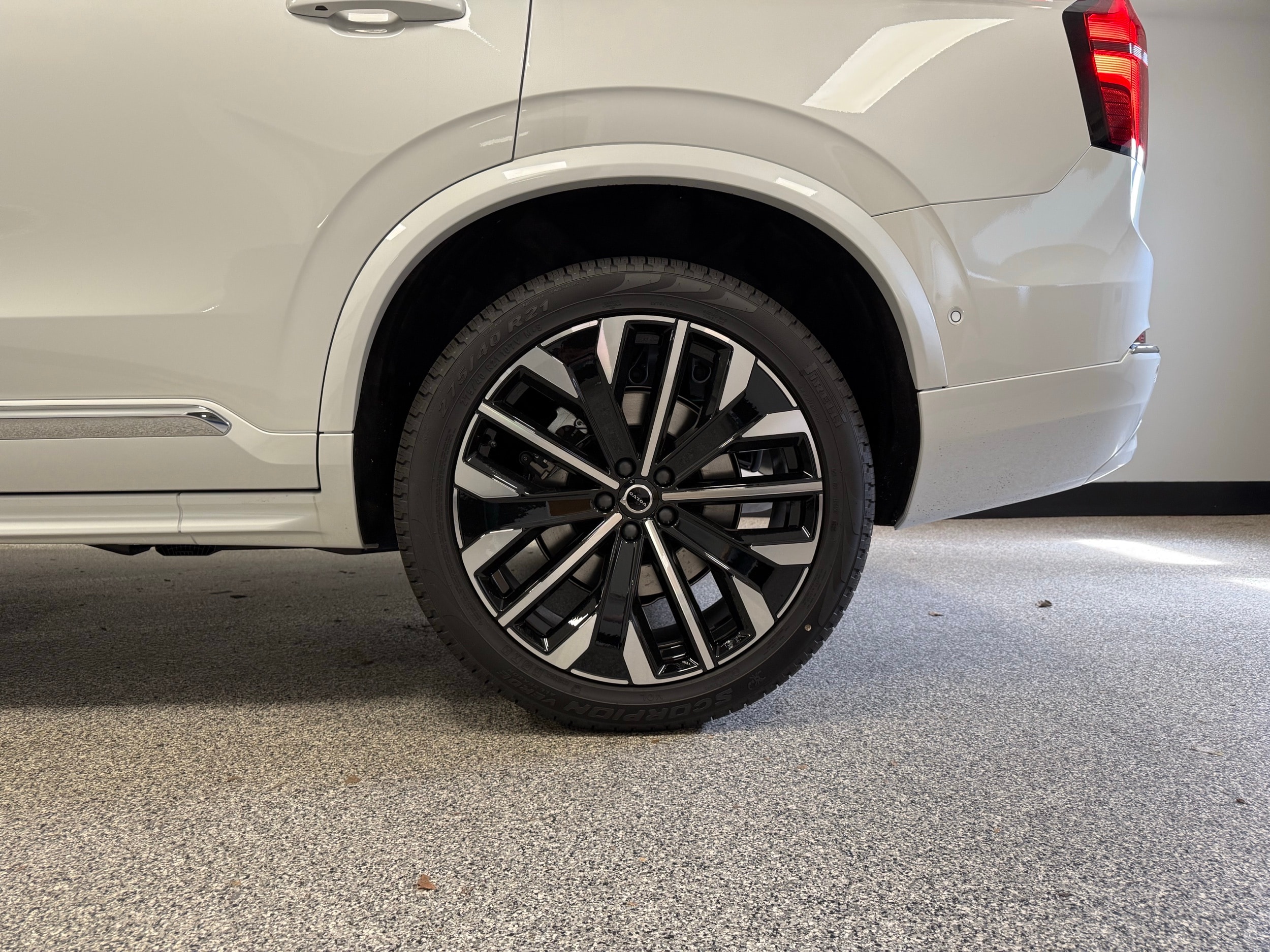 new 2025 Volvo XC90 car, priced at $68,245