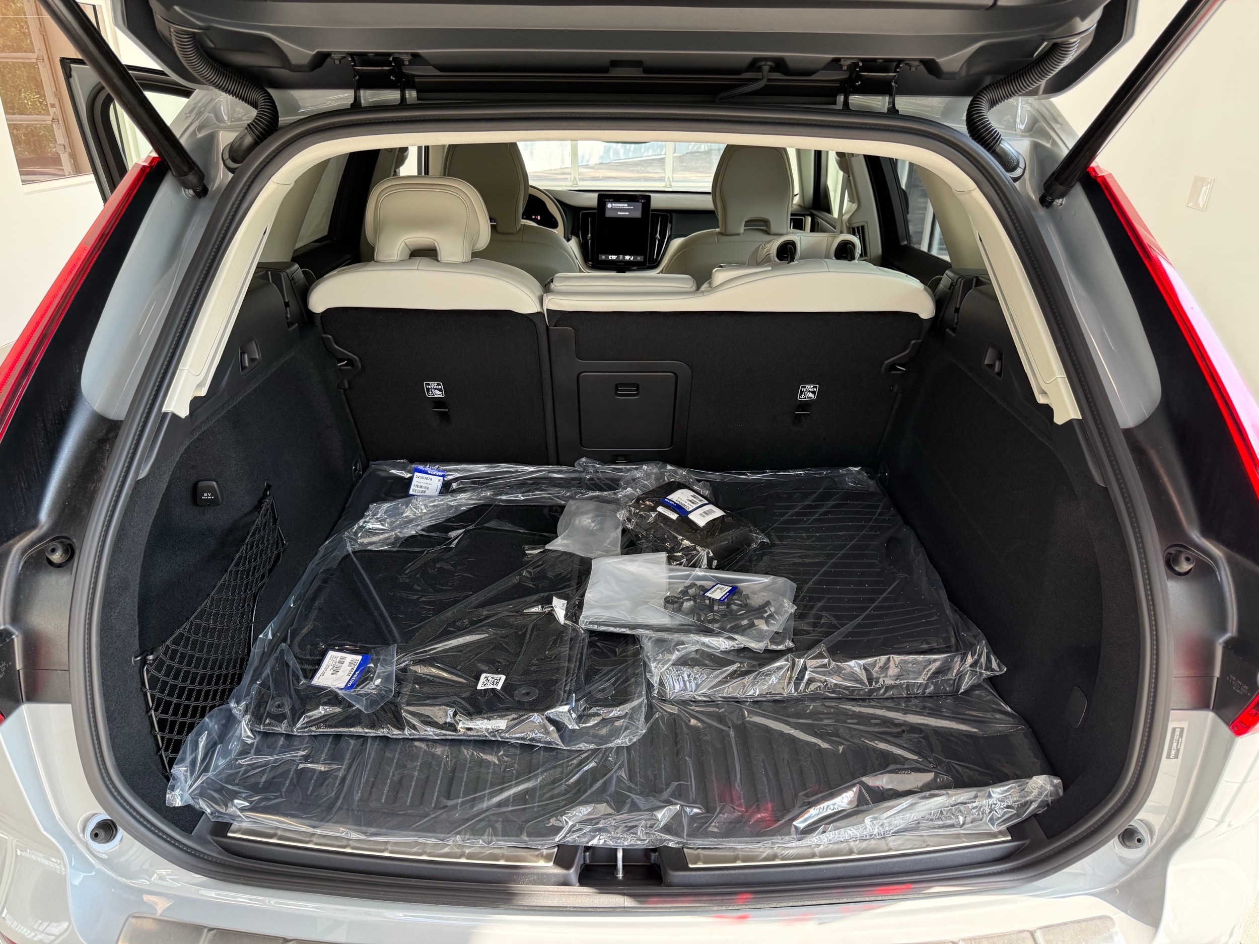 new 2026 Volvo XC60 car, priced at $63,935