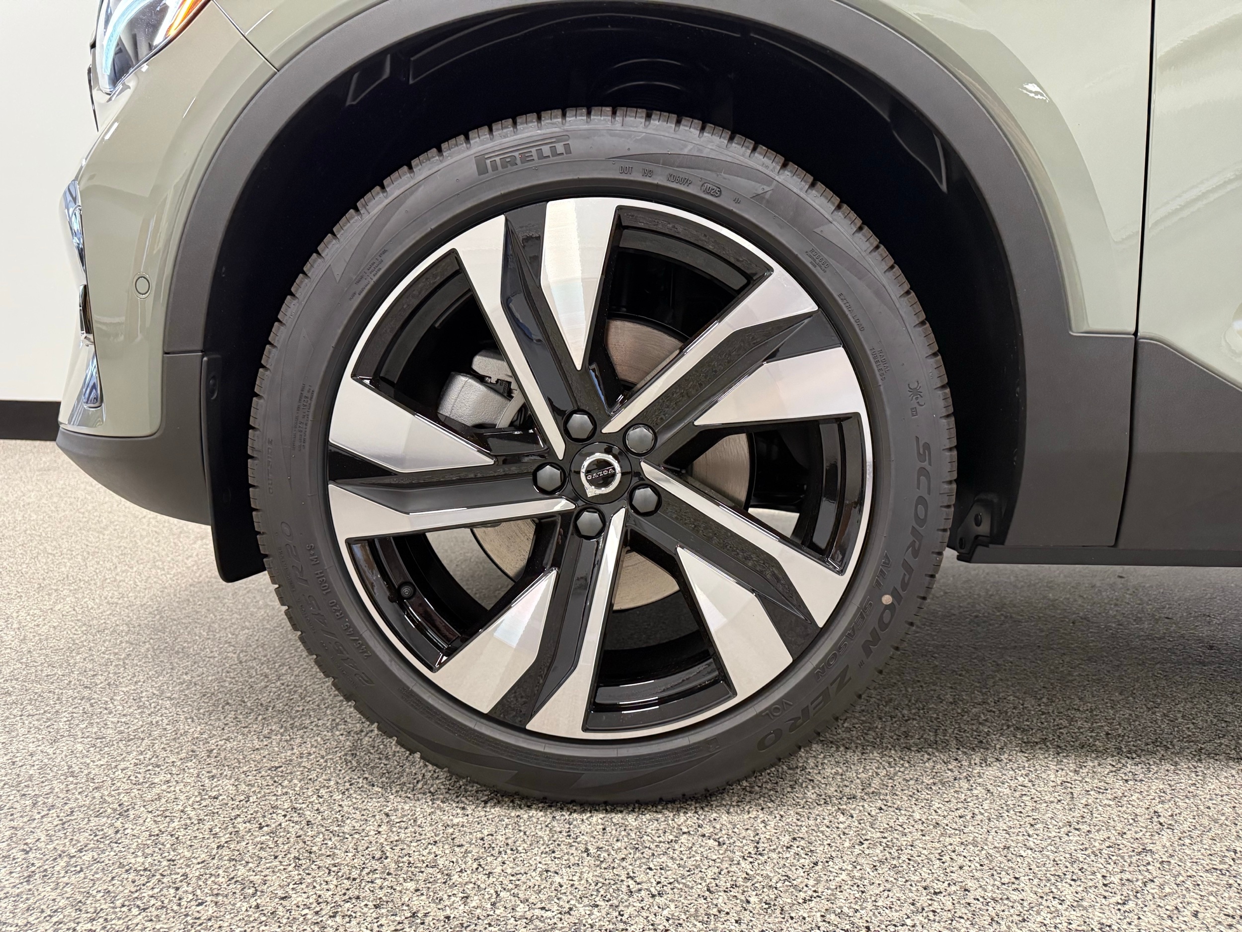 new 2025 Volvo XC40 car, priced at $49,810