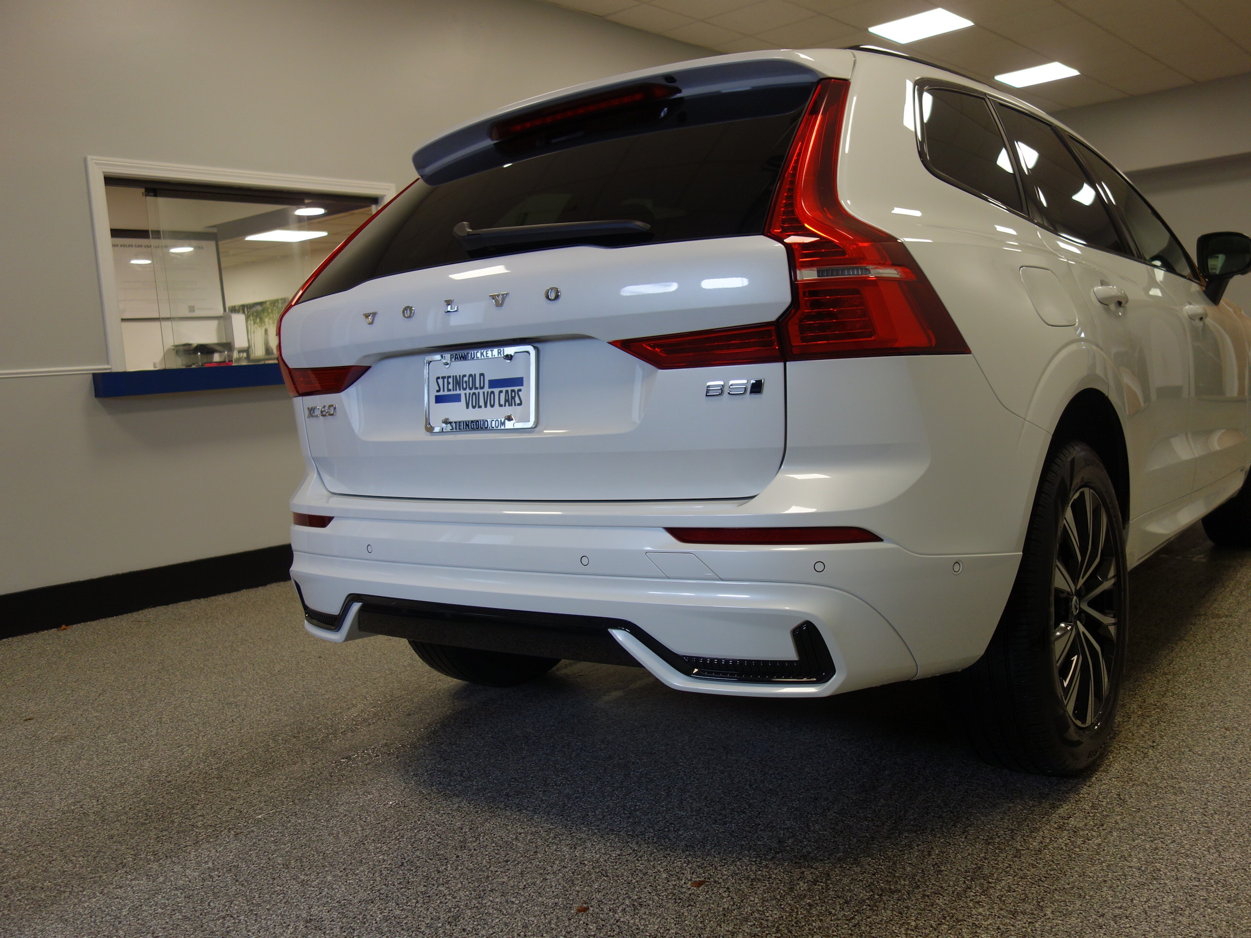 used 2024 Volvo XC60 car, priced at $40,900