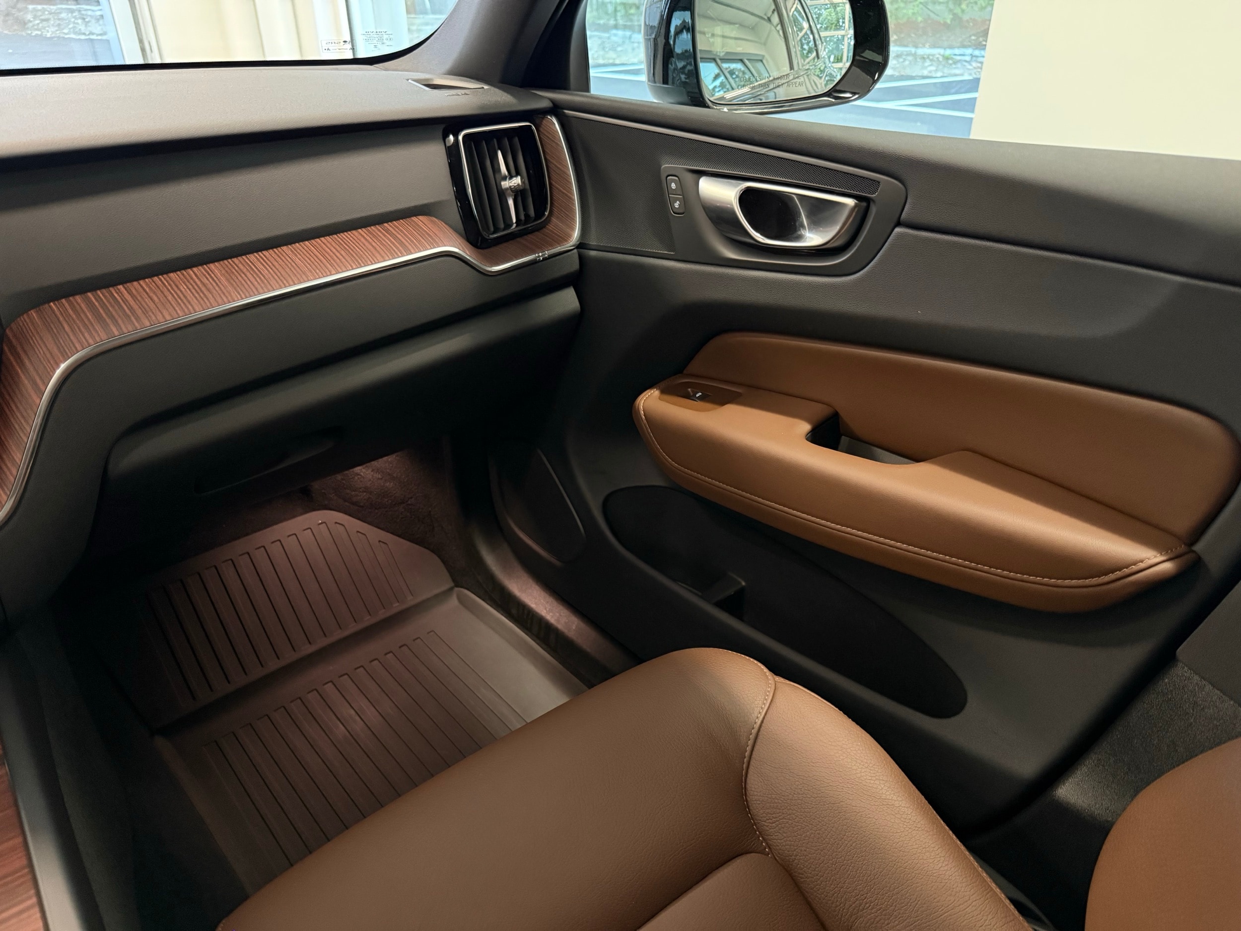 used 2024 Volvo XC60 car, priced at $38,900