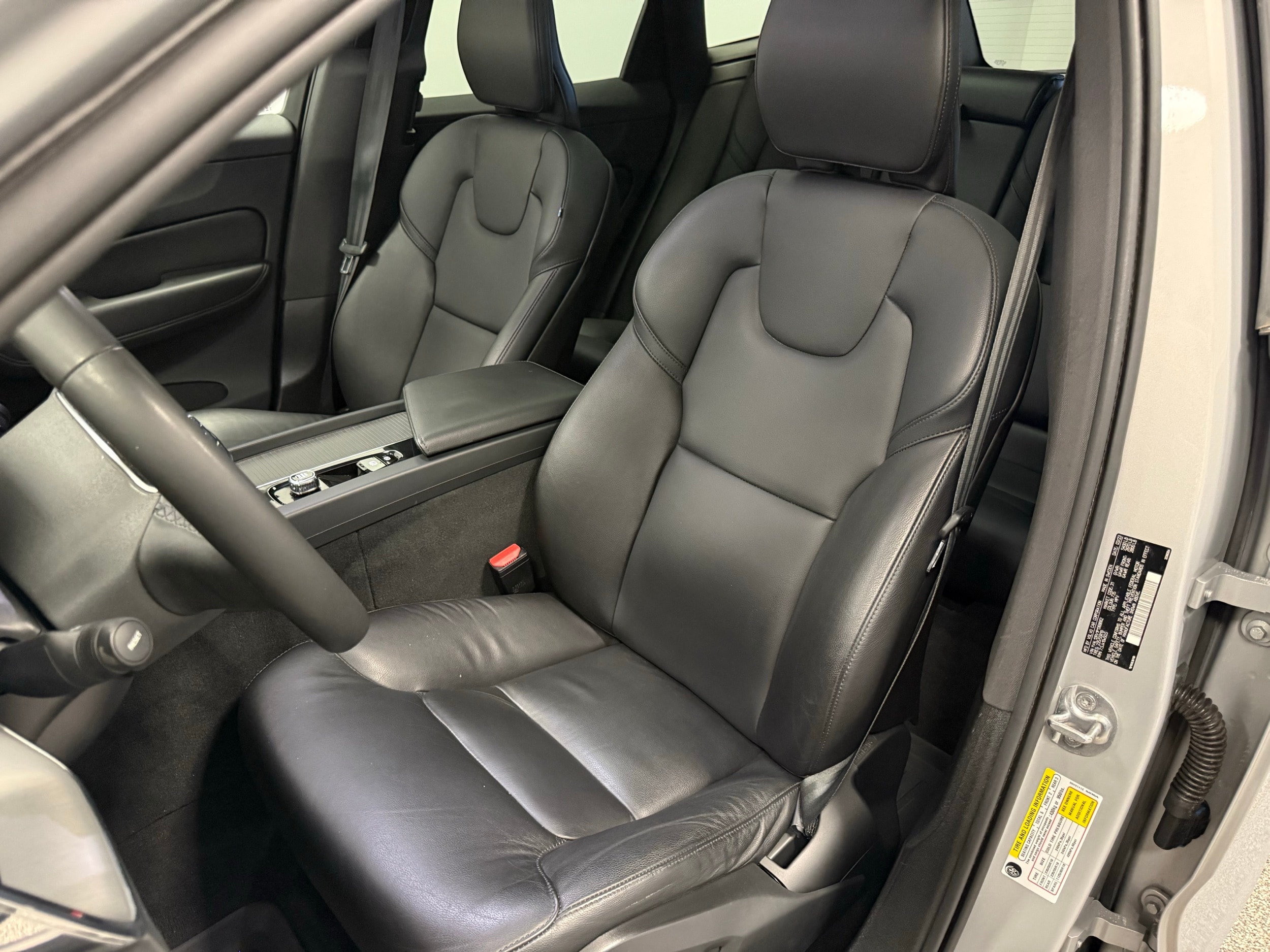 used 2023 Volvo XC60 car, priced at $37,500