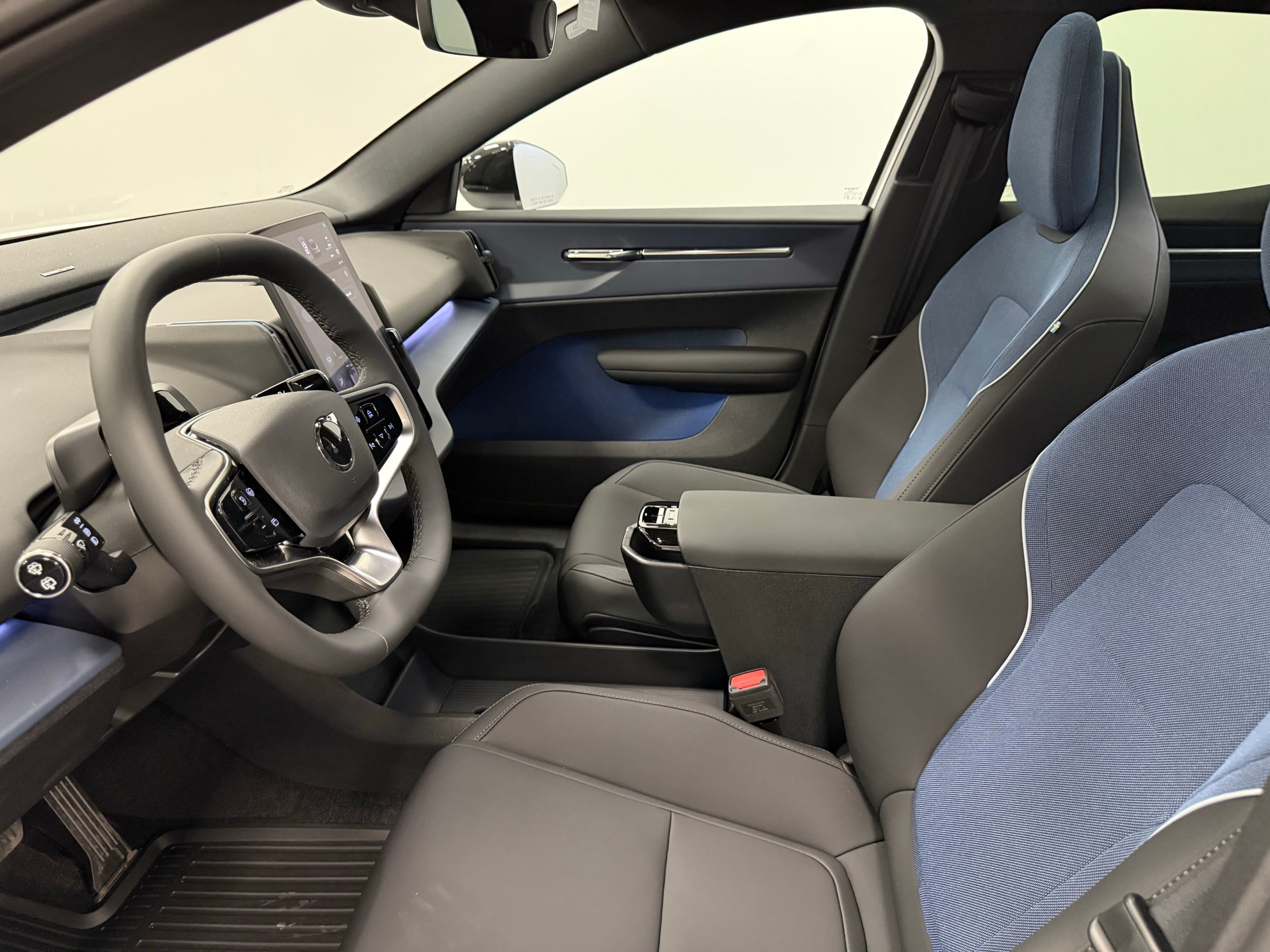 new 2025 Volvo EX30 car, priced at $47,625