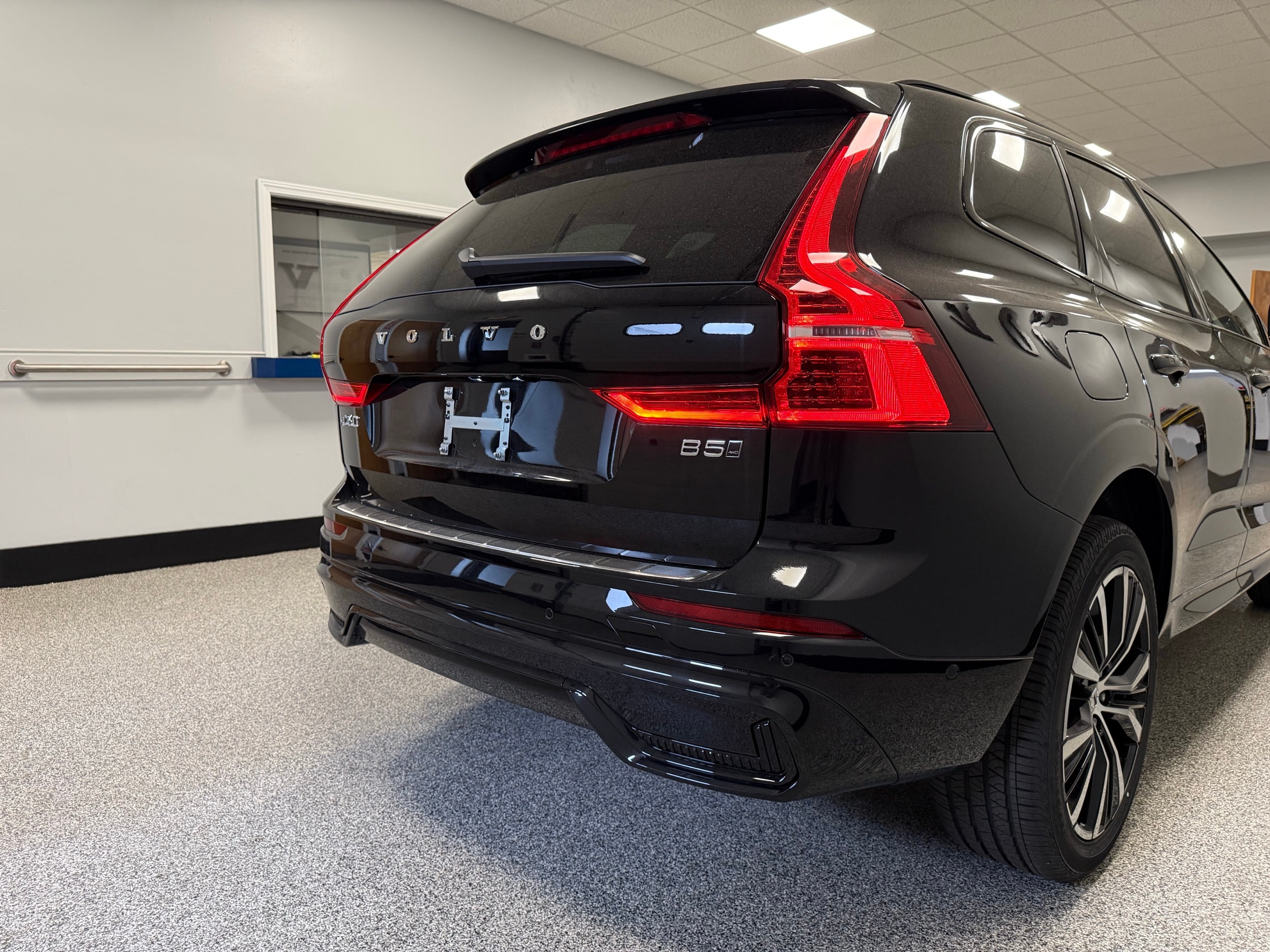 new 2025 Volvo XC60 car, priced at $55,360
