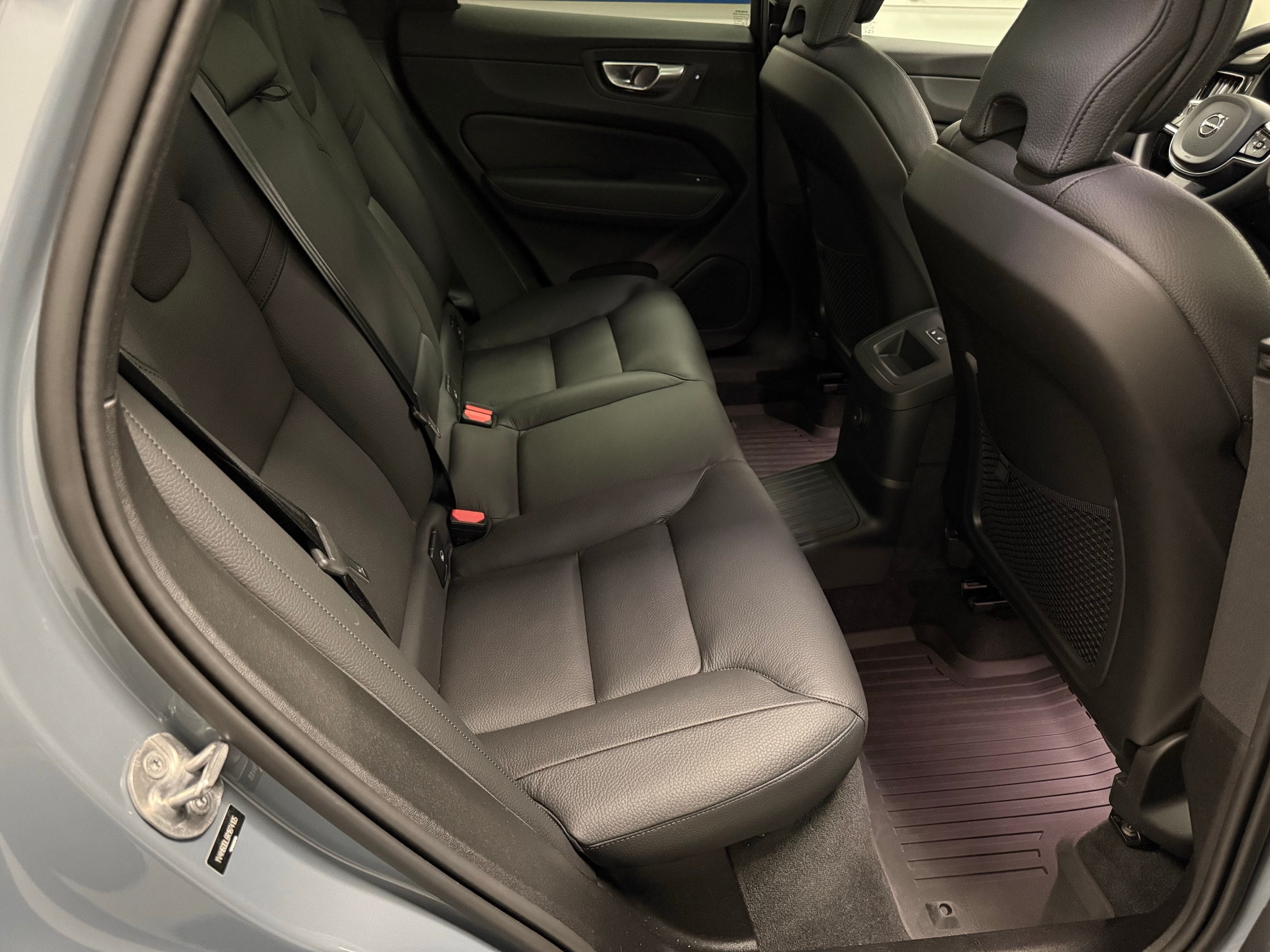 new 2024 Volvo XC60 plug-in hybrid car, priced at $59,920