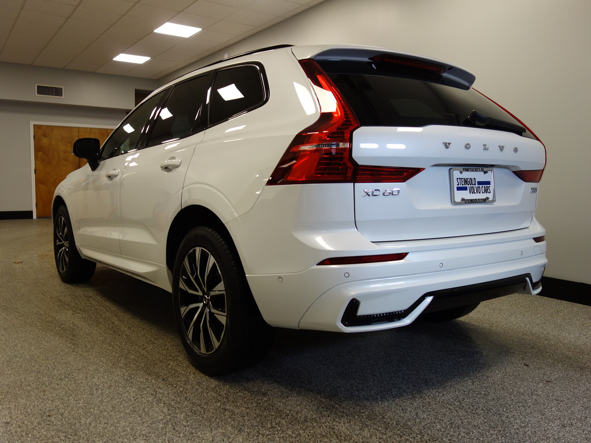 used 2024 Volvo XC60 car, priced at $40,900