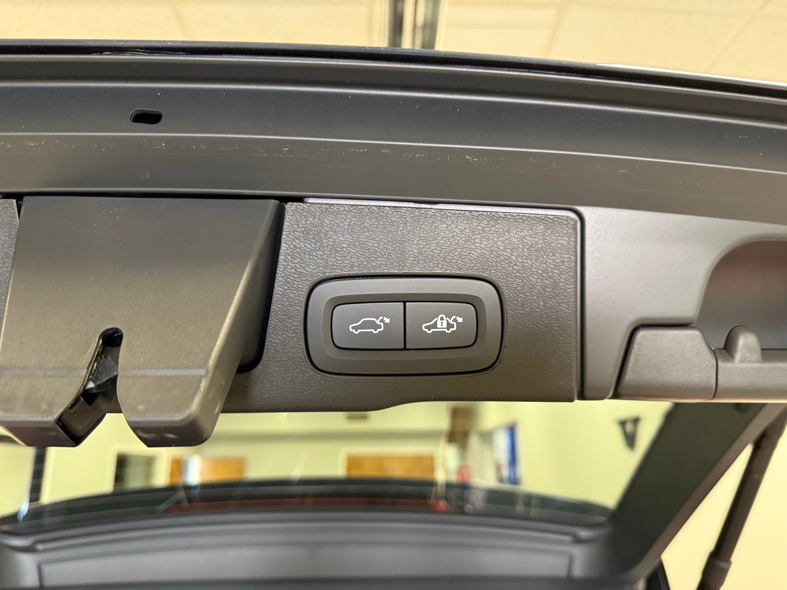 new 2025 Volvo XC60 car, priced at $59,645