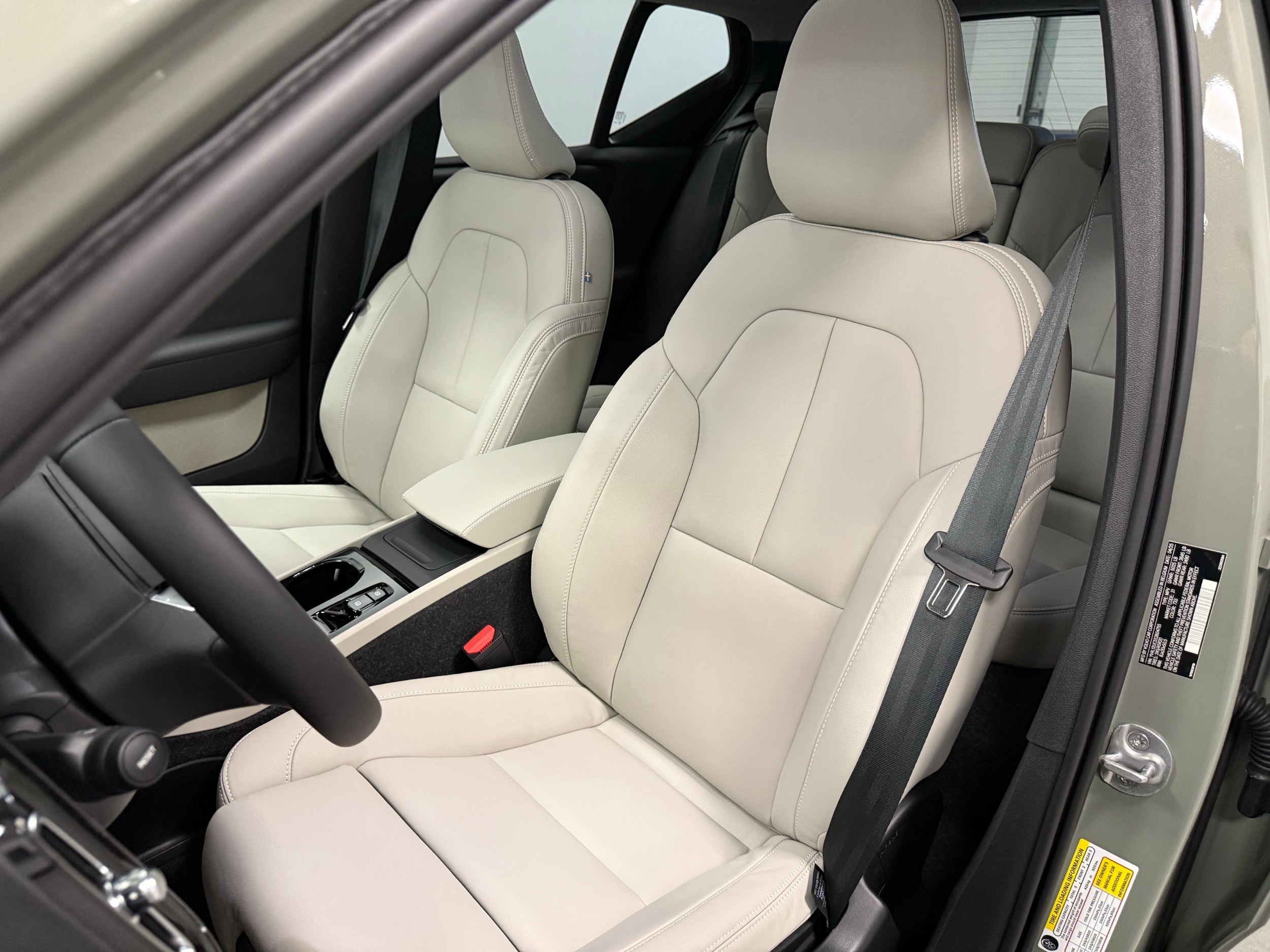 new 2025 Volvo XC40 car, priced at $49,810