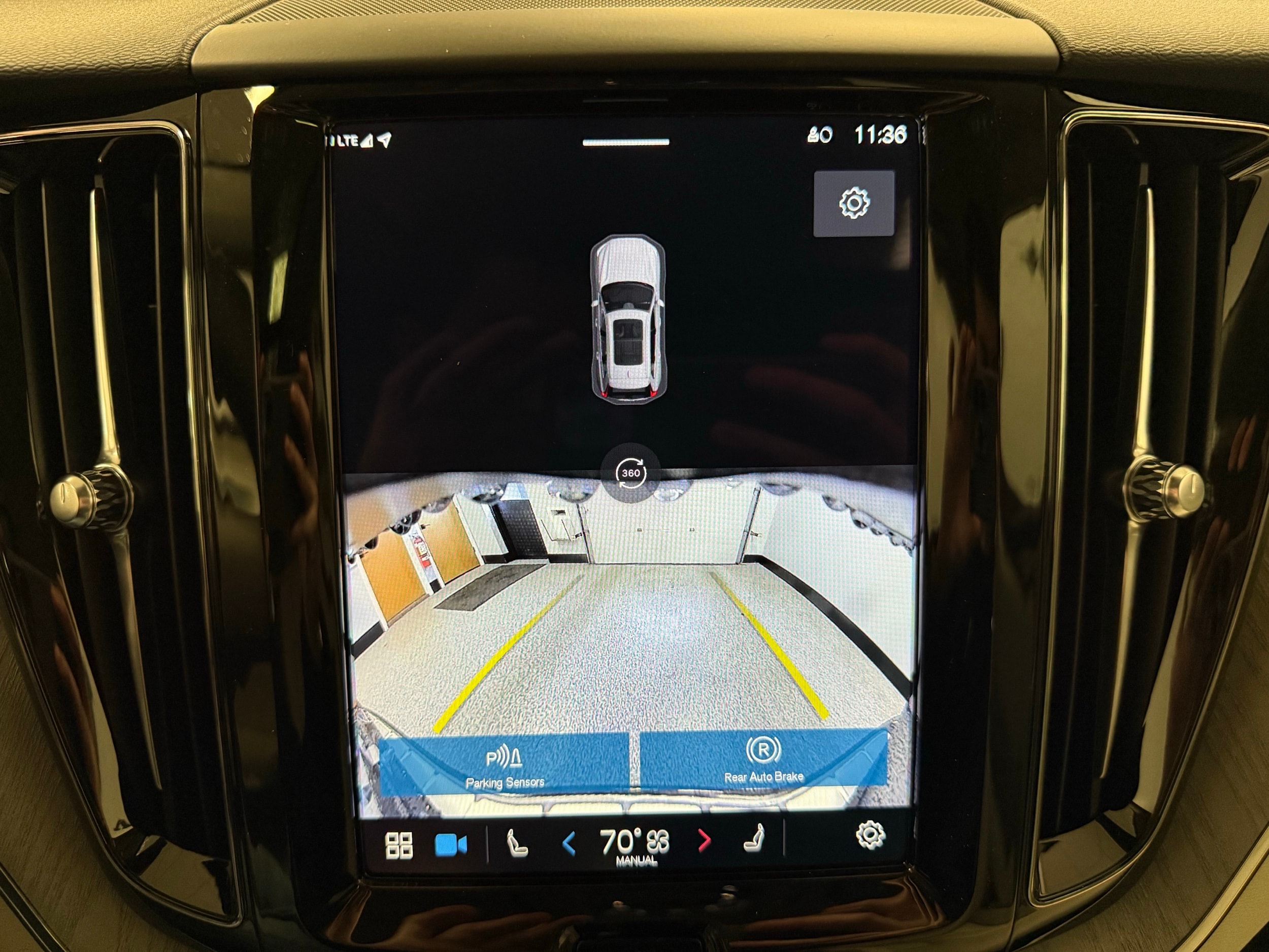 new 2025 Volvo XC60 car, priced at $54,585