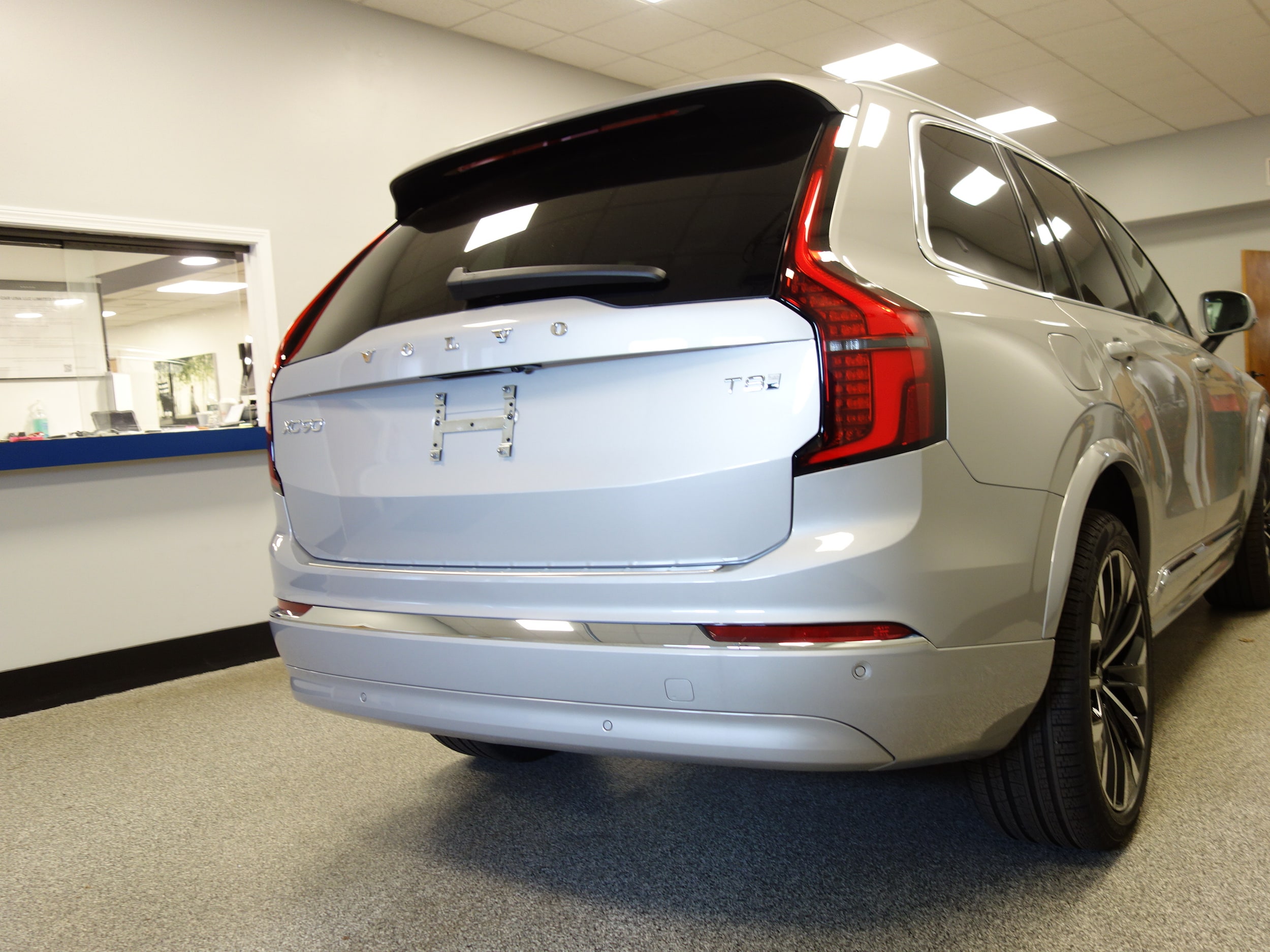new 2025 Volvo XC90 plug-in hybrid car, priced at $77,145
