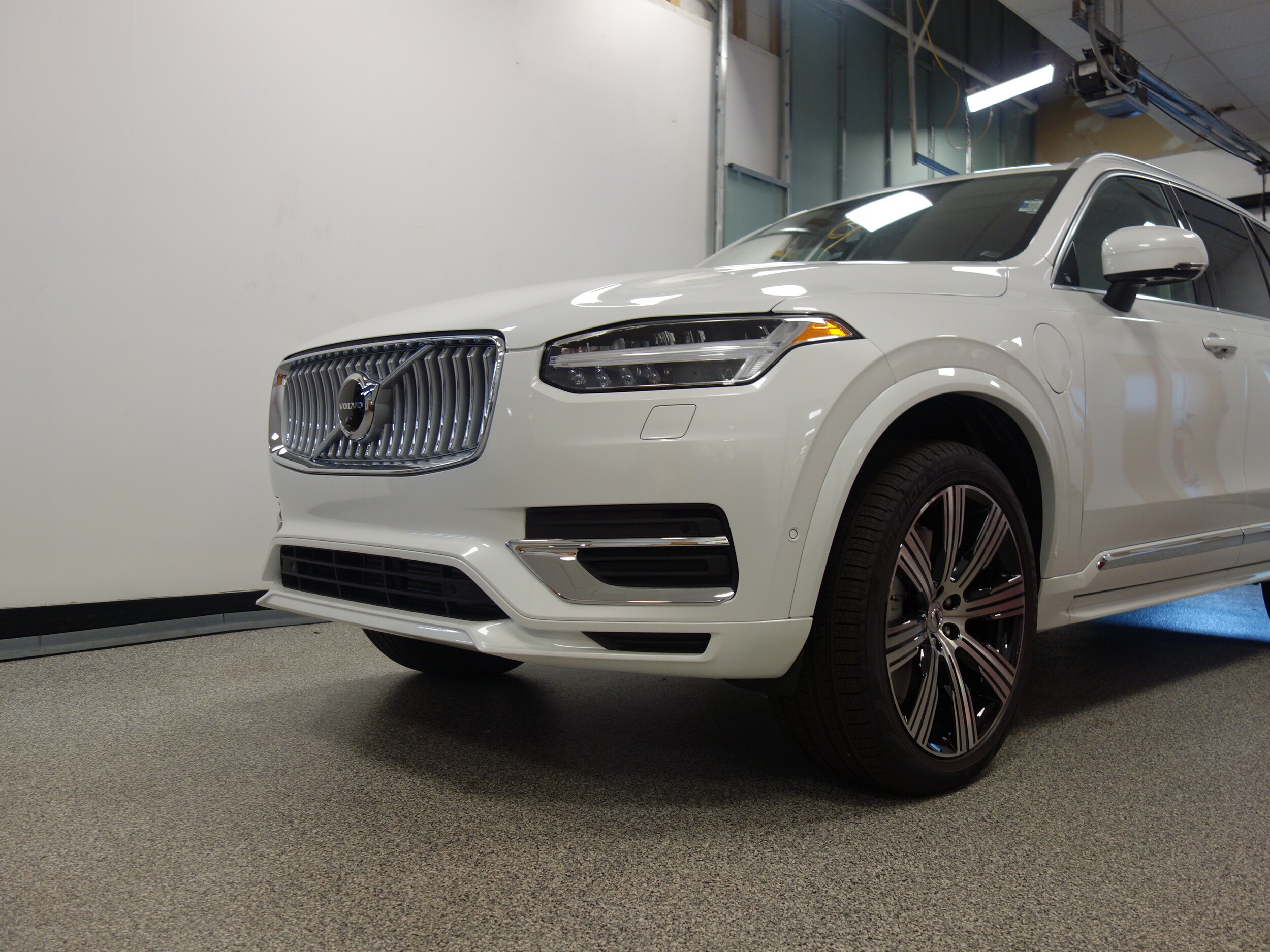 new 2025 Volvo XC90 plug-in hybrid car, priced at $78,950