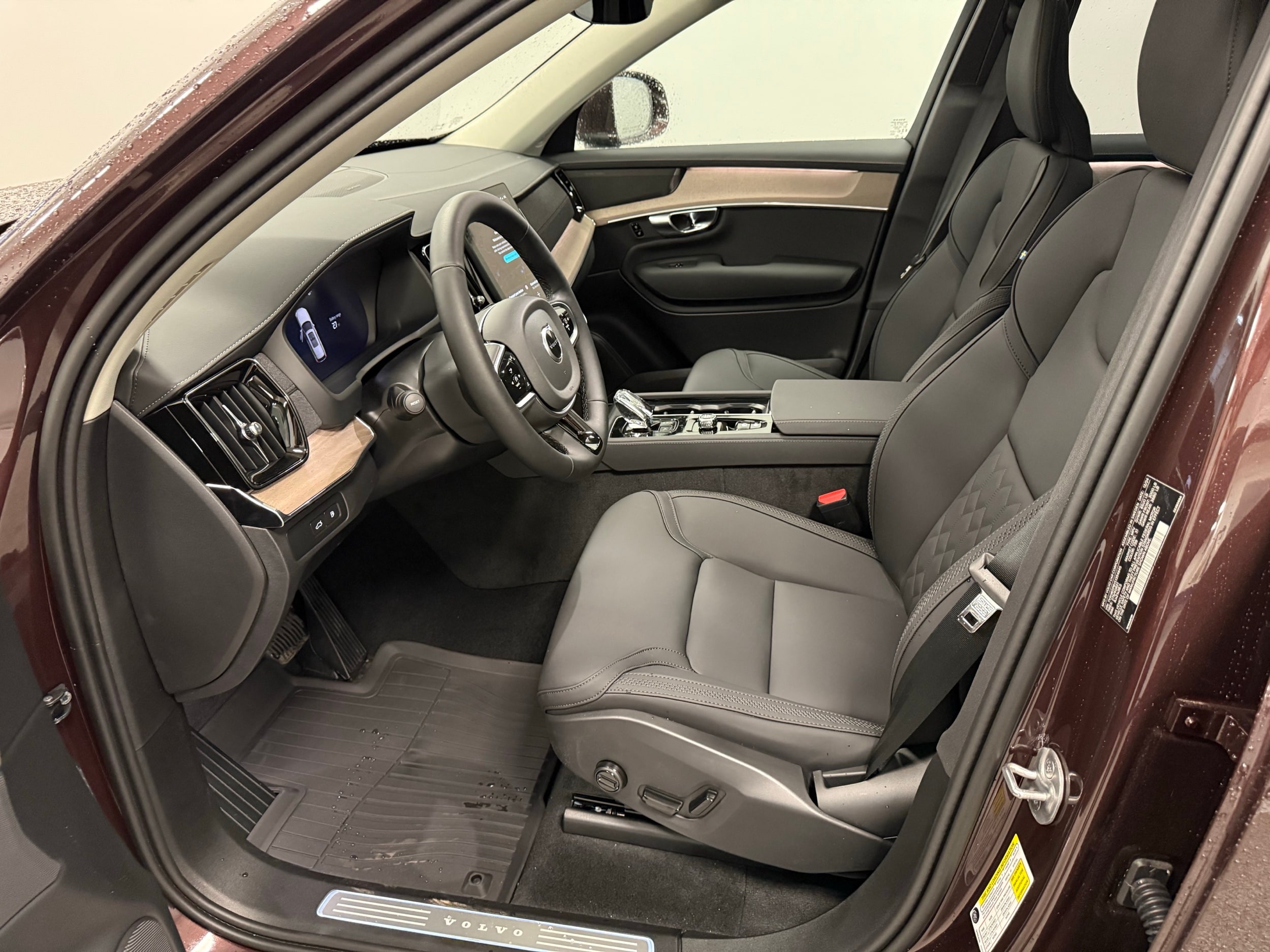 new 2025 Volvo XC90 plug-in hybrid car, priced at $79,195