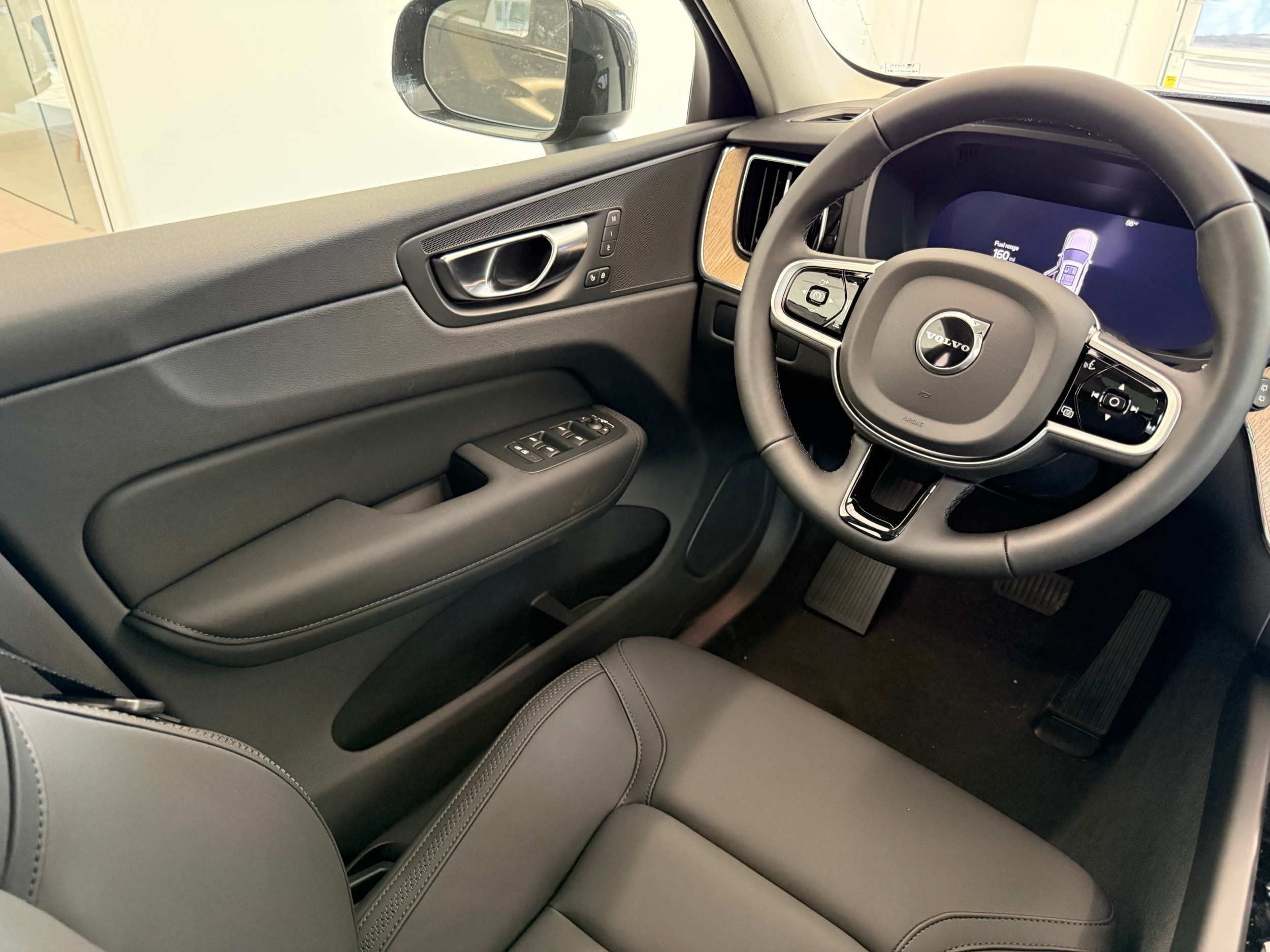 new 2026 Volvo XC60 car, priced at $57,985